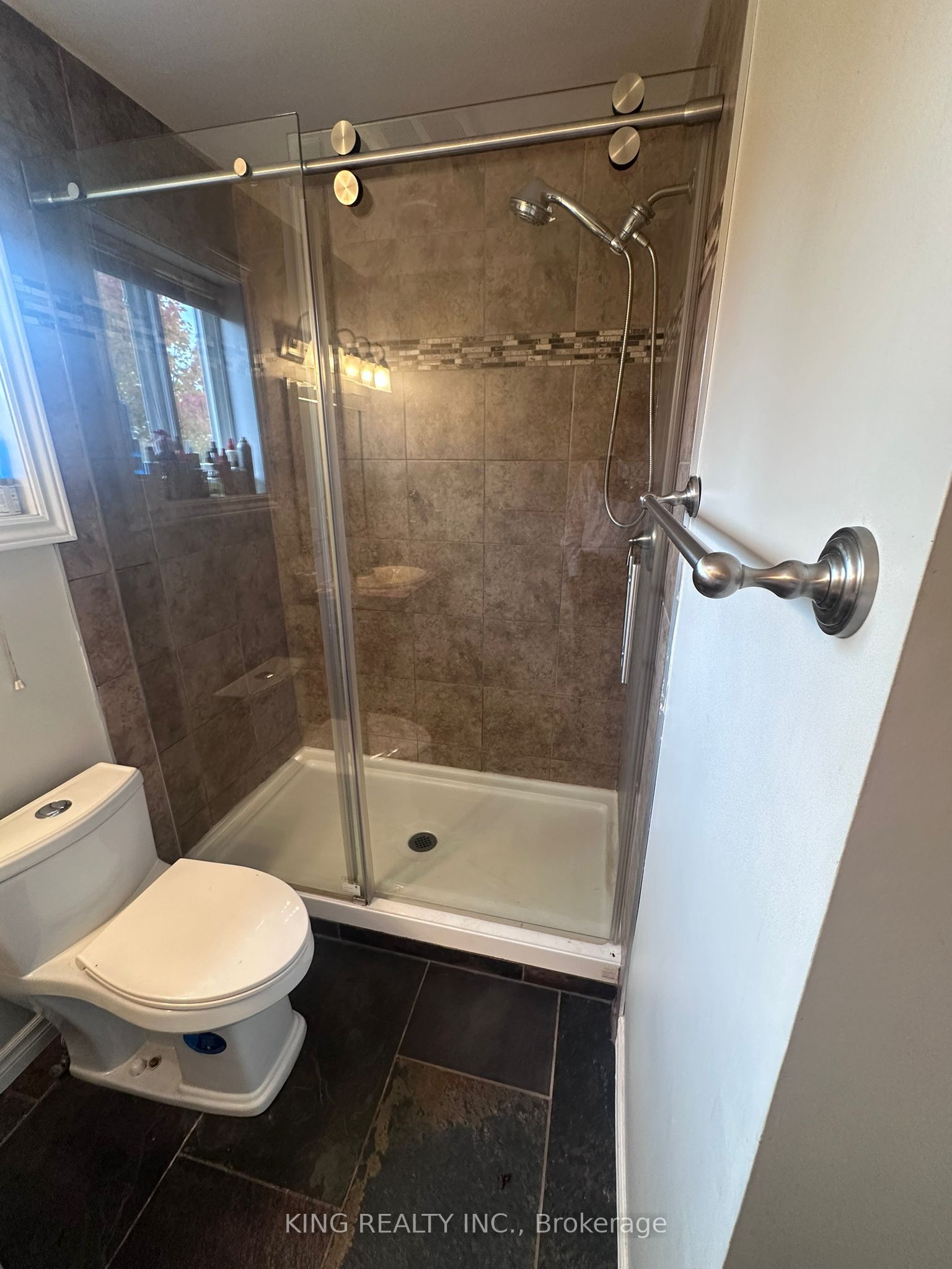 9 Whitehorn Crescent Property Photo 14