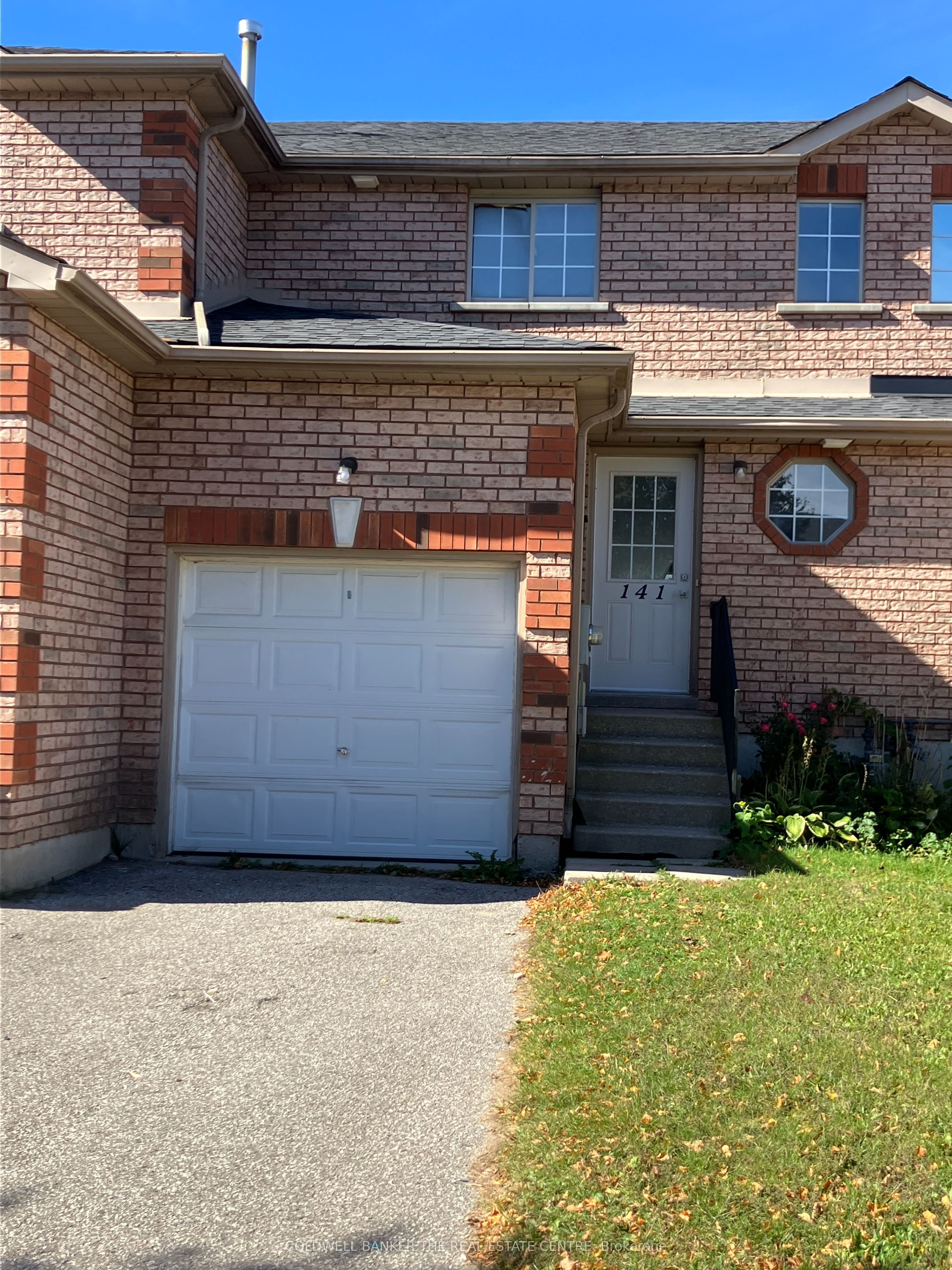141 Black Cherry Crescent Property Photo 1