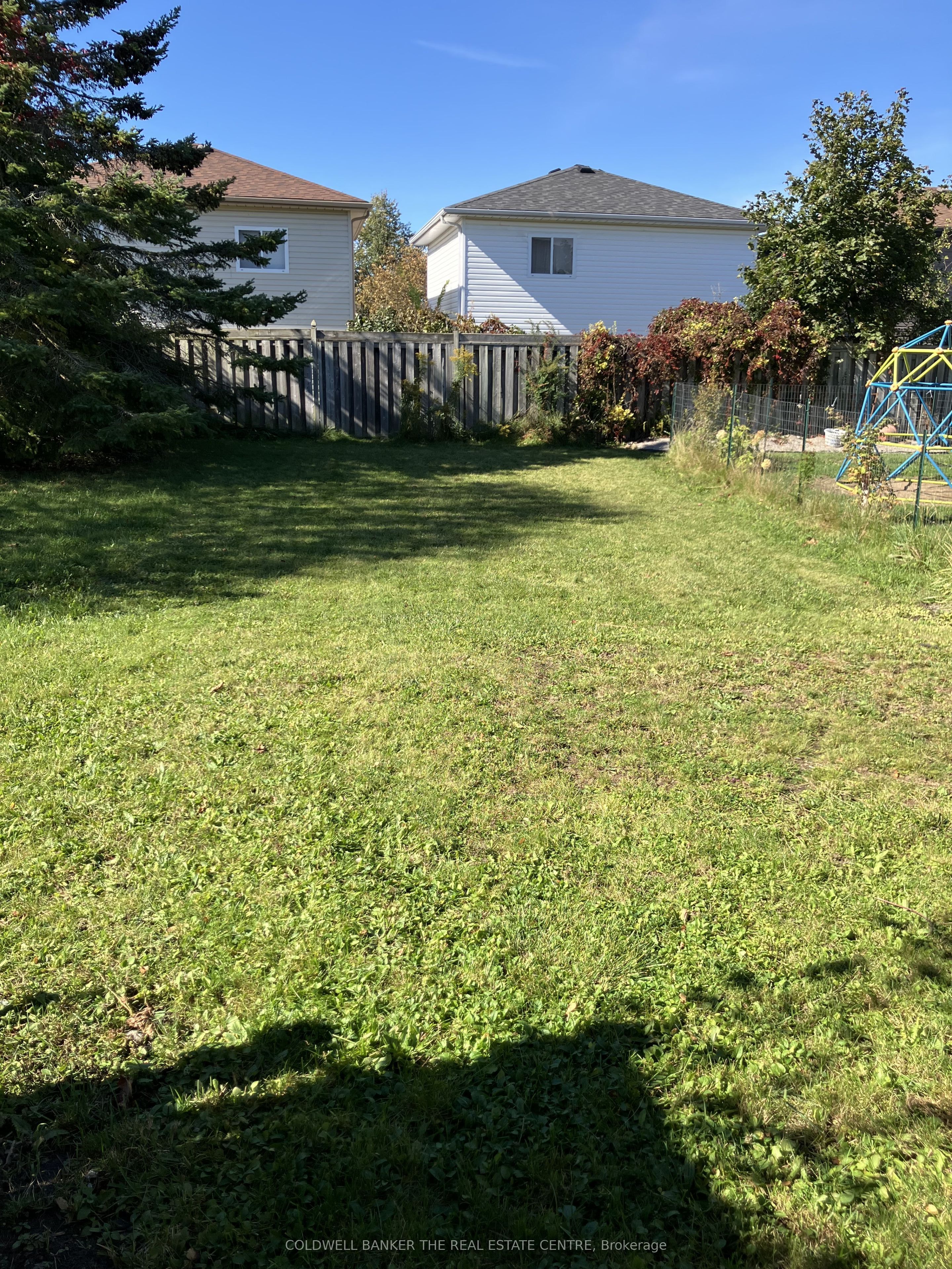 141 Black Cherry Crescent Property Photo 12
