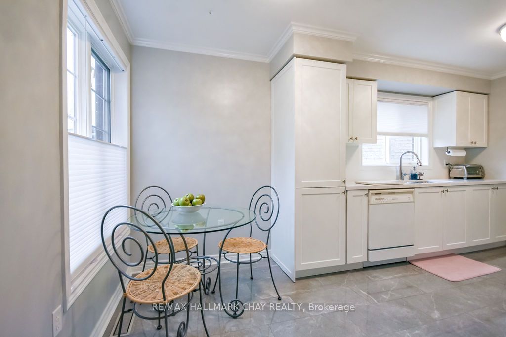289 Esther Drive Property Photo 4