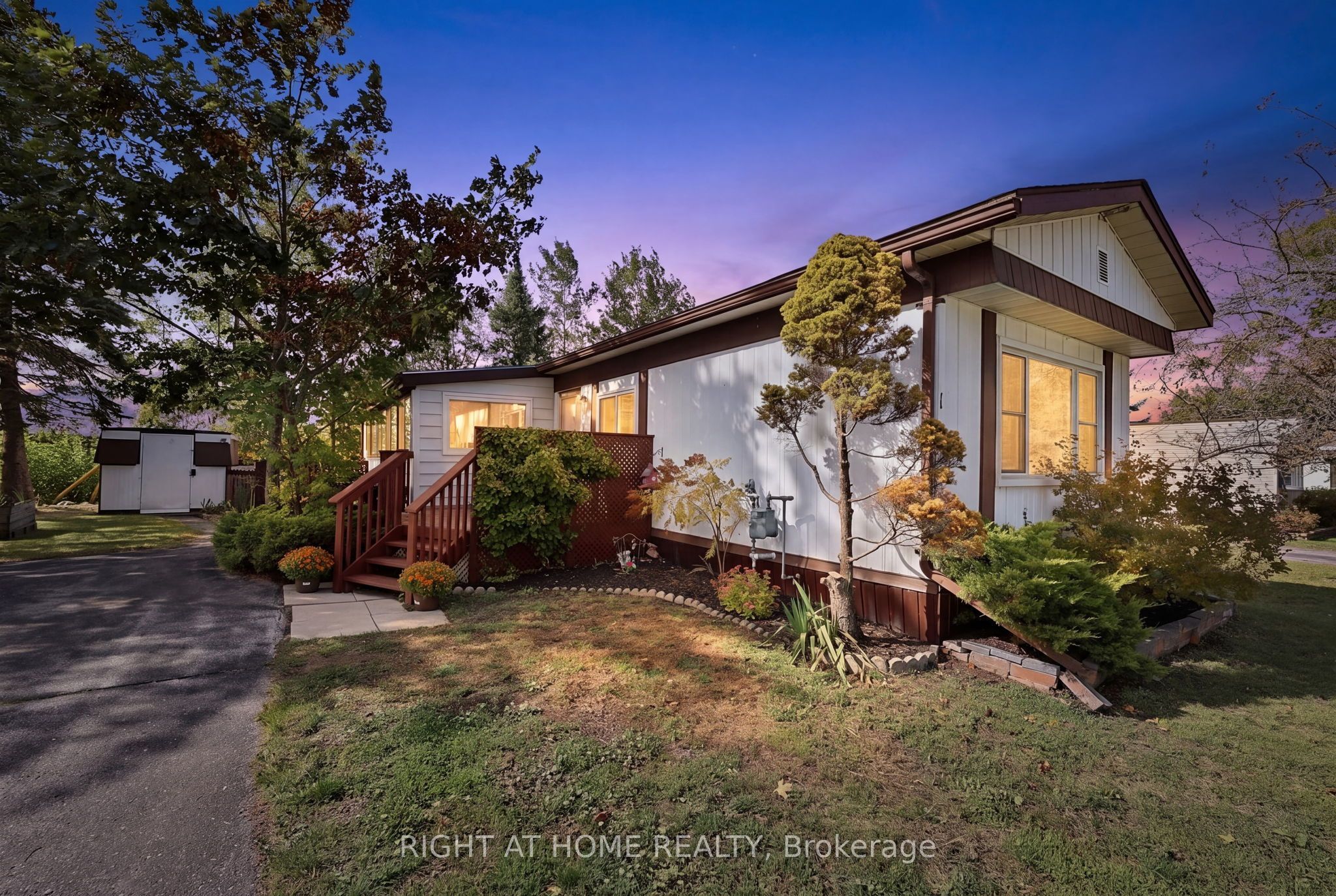 1 Georgian Glen Drive Property Photo 1