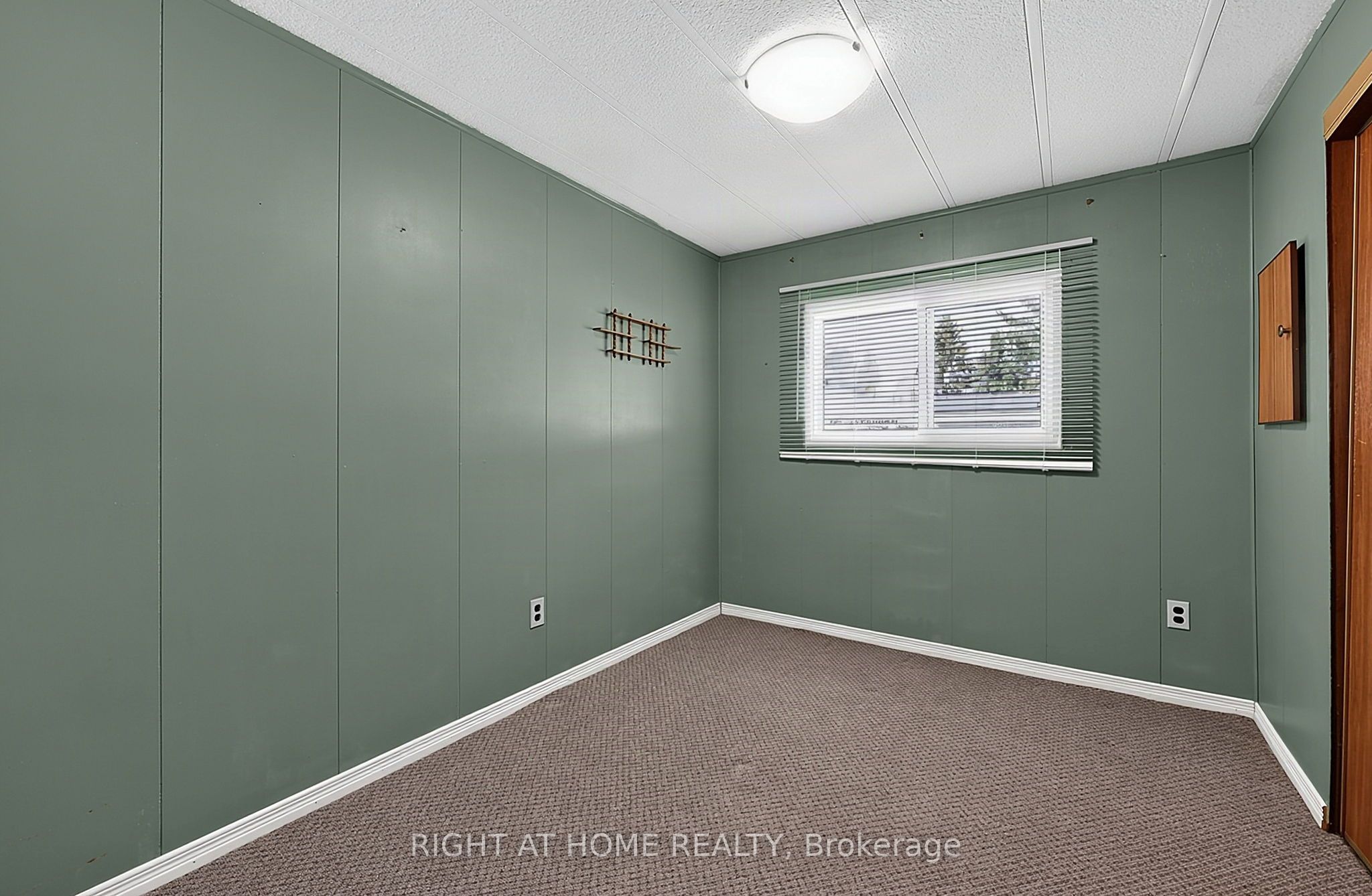 1 Georgian Glen Drive Property Photo 8