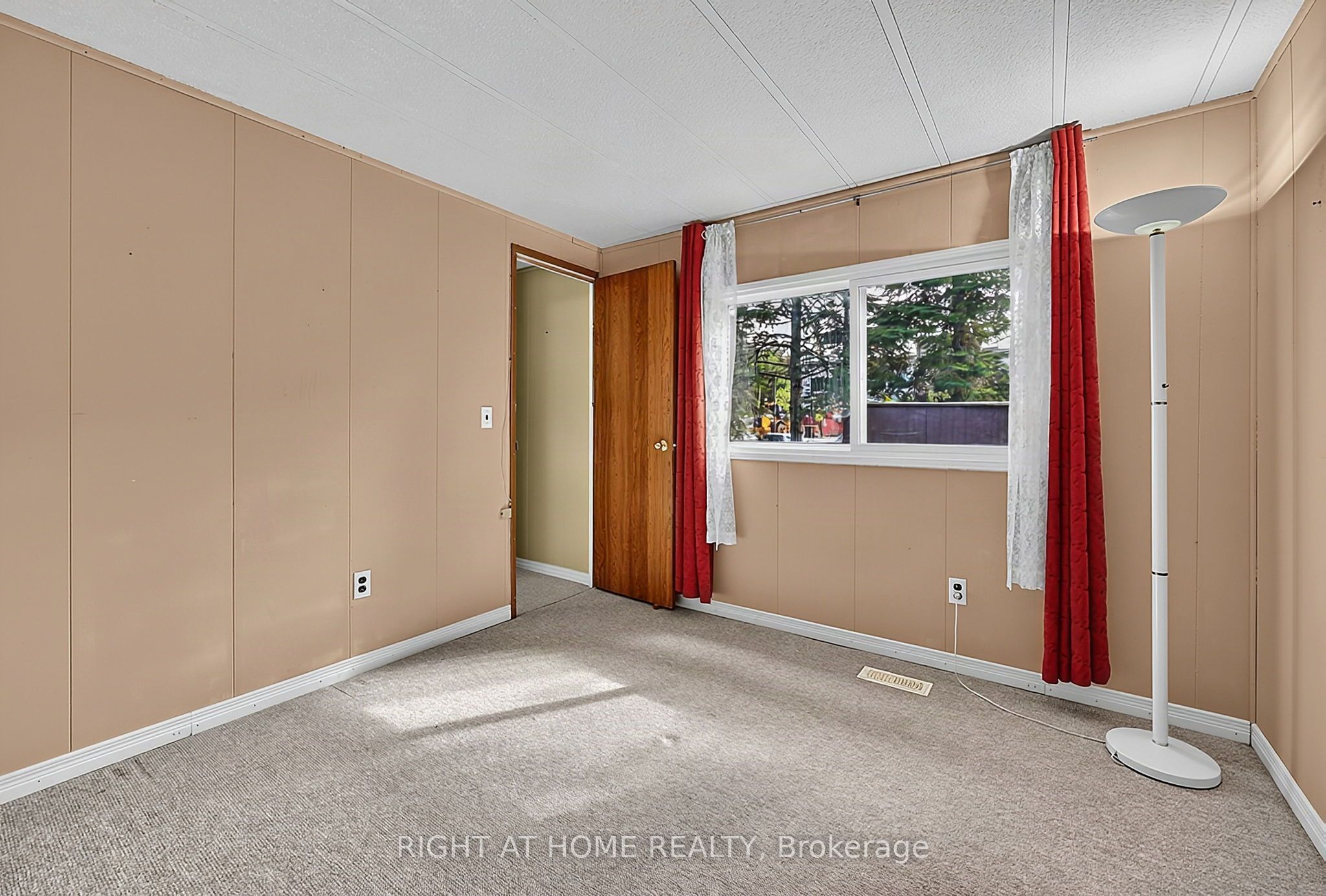 1 Georgian Glen Drive Property Photo 13