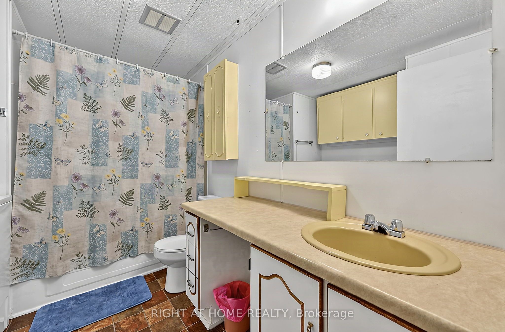 1 Georgian Glen Drive Property Photo 14