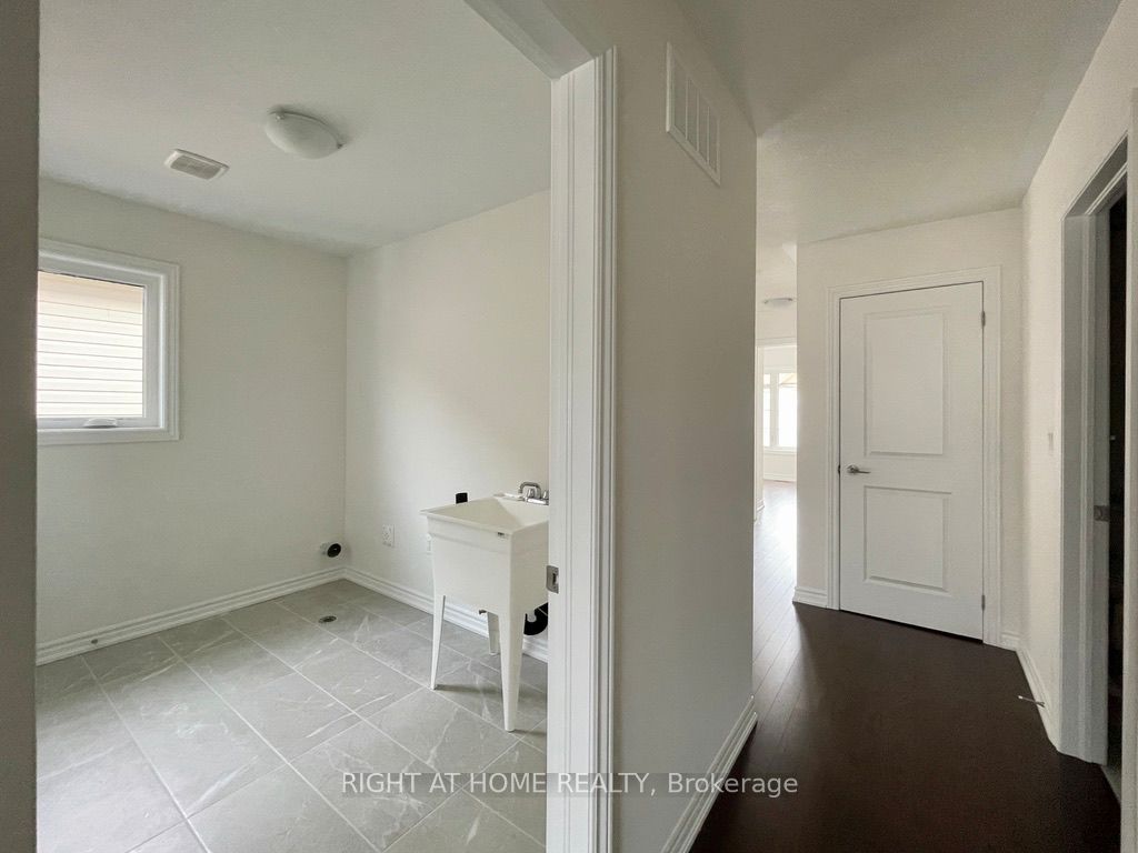 63 Phoenix Boulevard Property Photo 14
