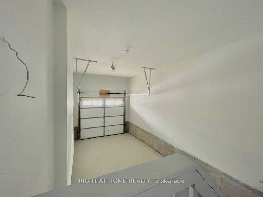 63 Phoenix Boulevard Property Photo 19