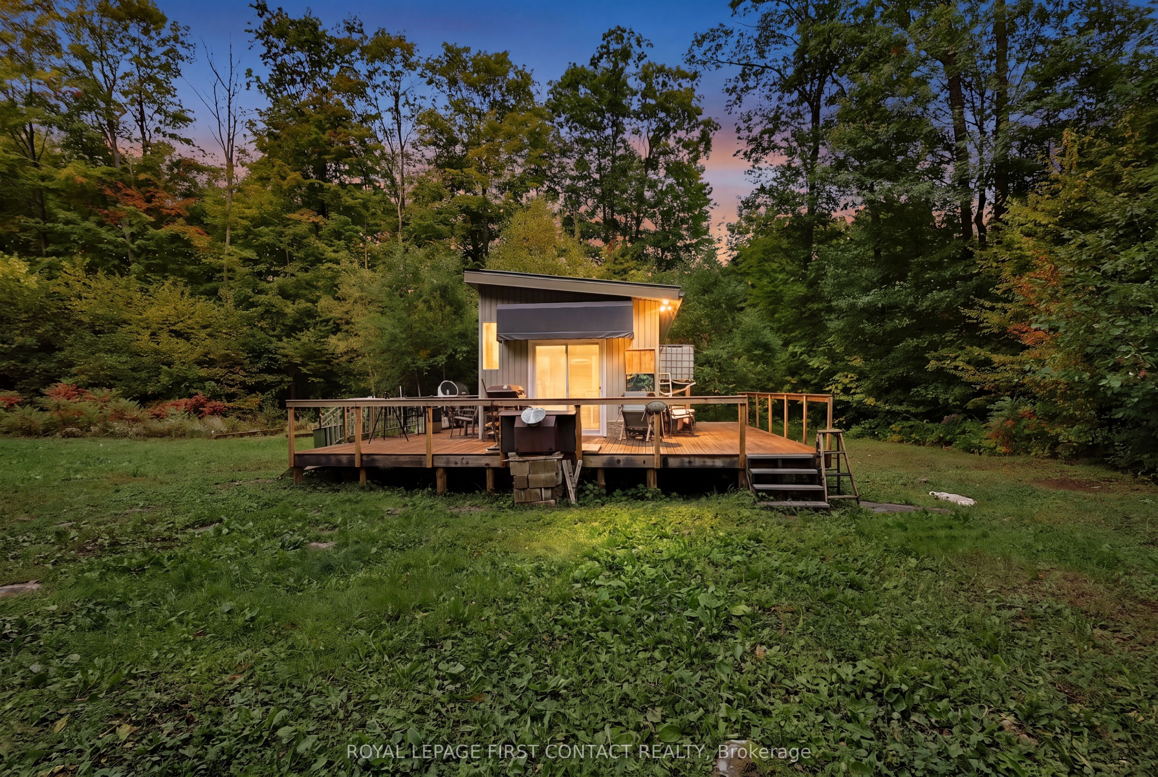 2442 Champlain Road Property Photo 10