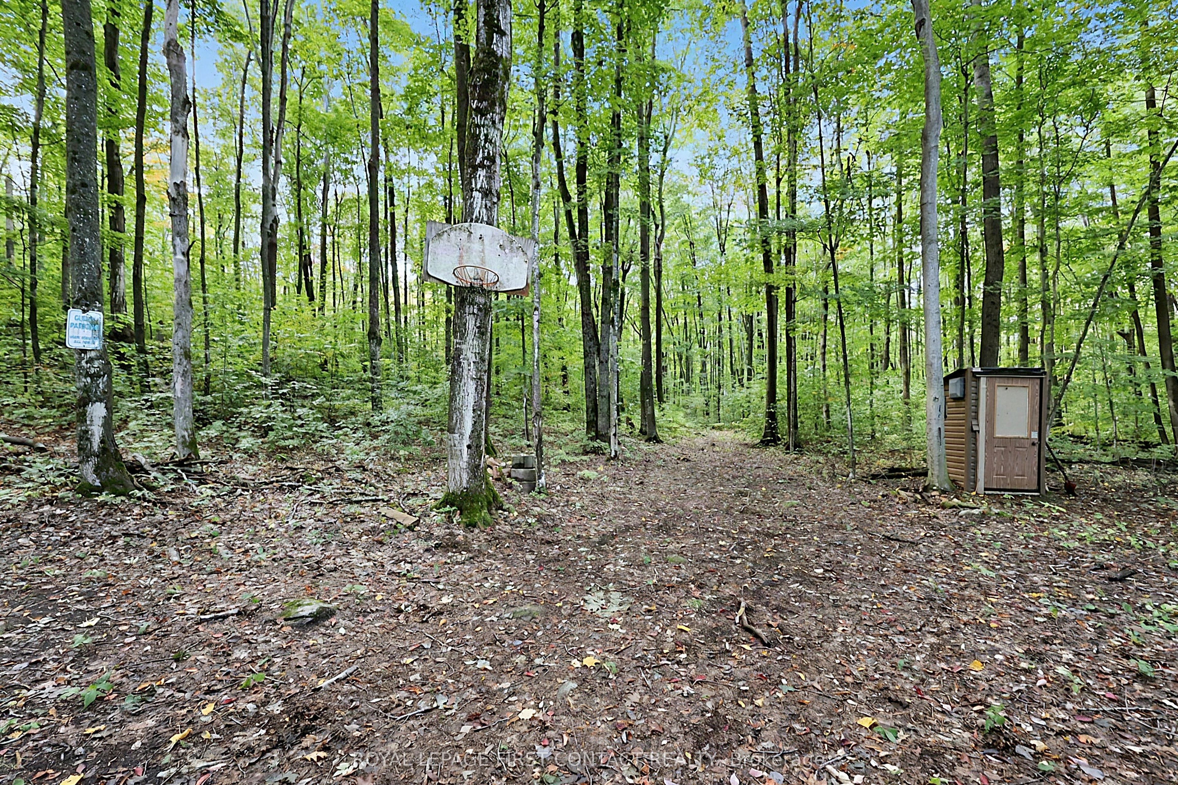 2442 Champlain Road Property Photo 13