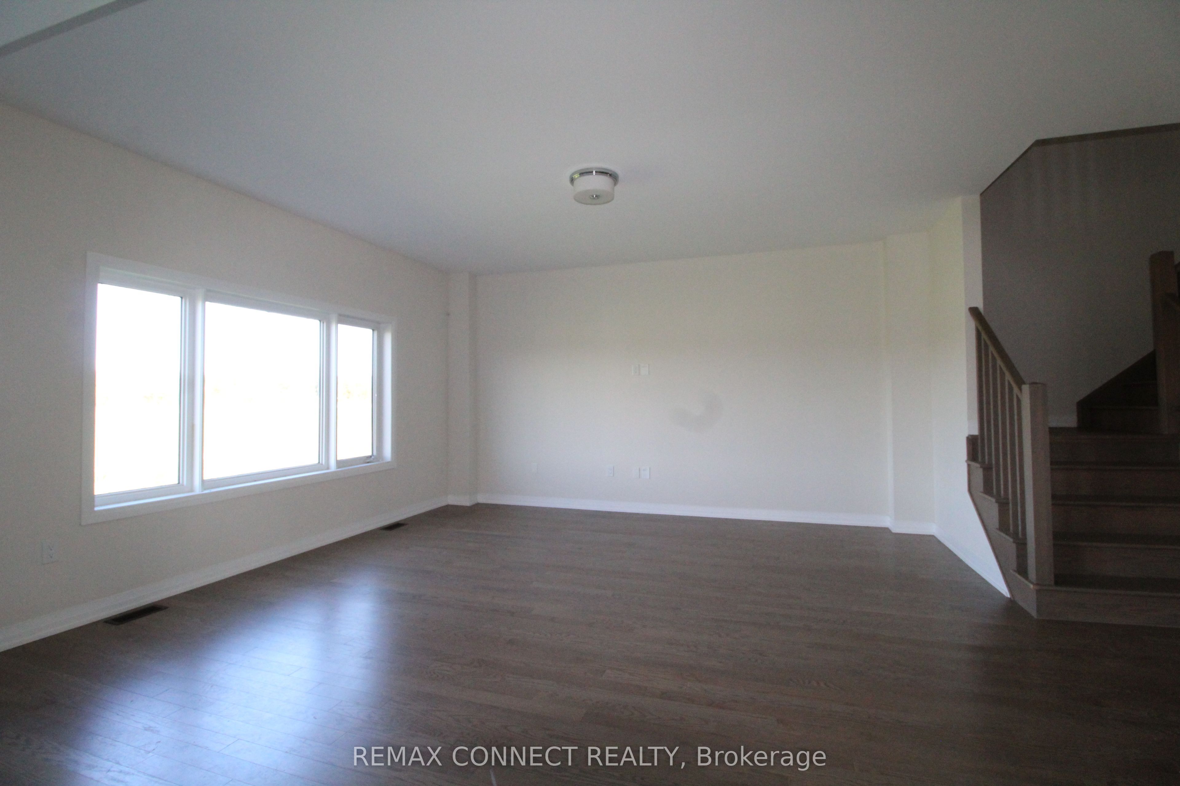3715 Quayside Drive Property Photo 2