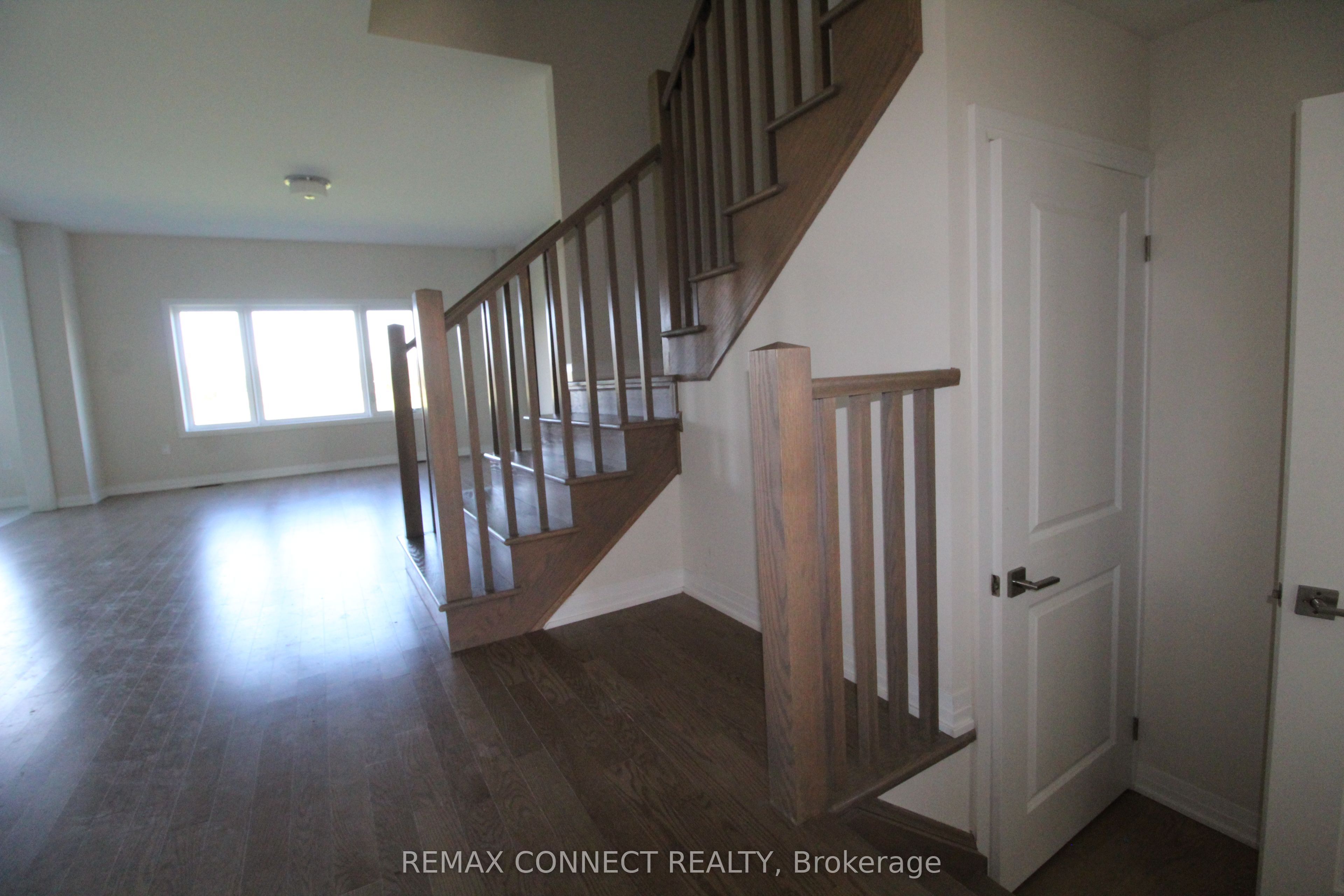3715 Quayside Drive Property Photo 4