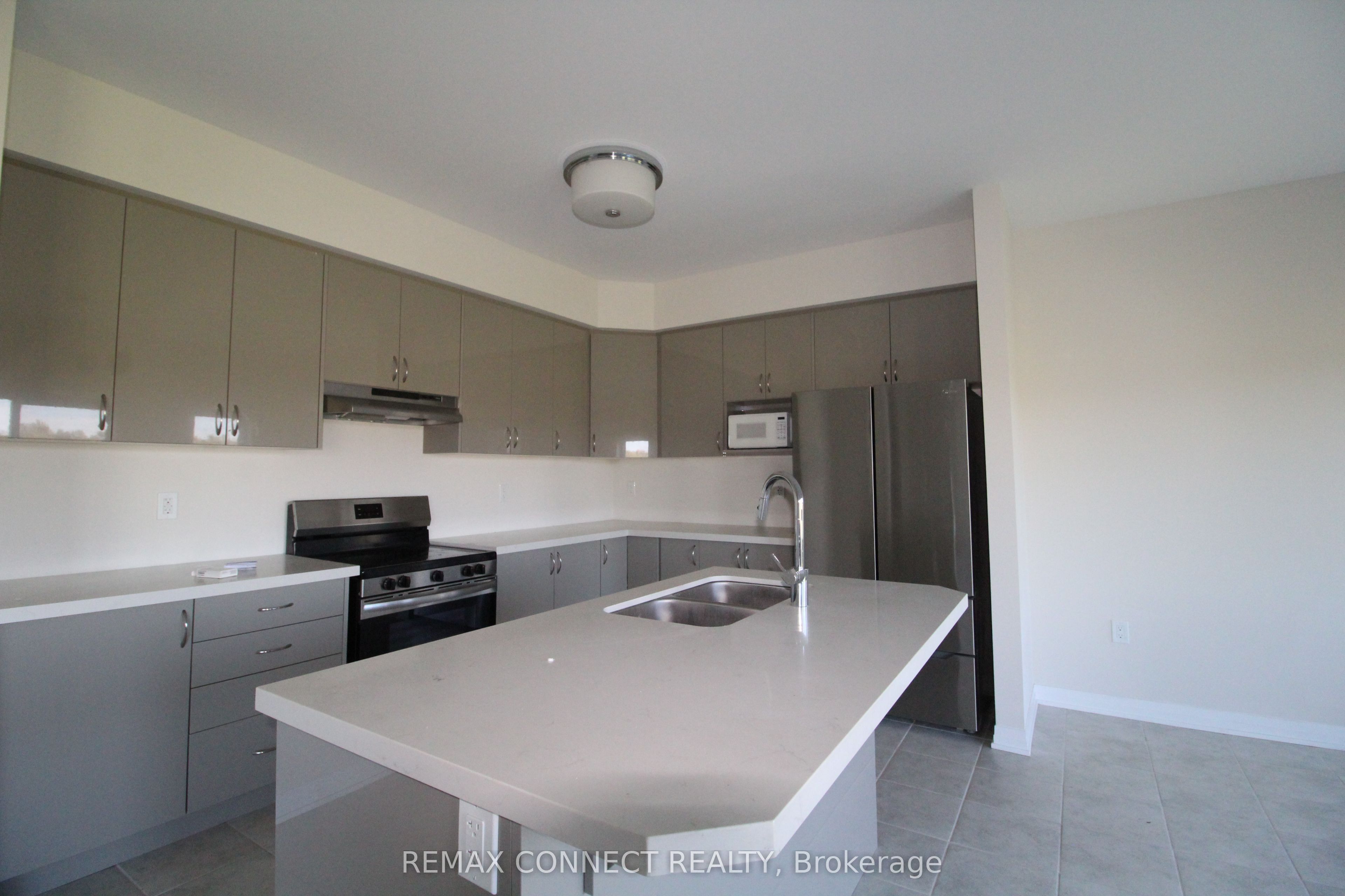 3715 Quayside Drive Property Photo 7