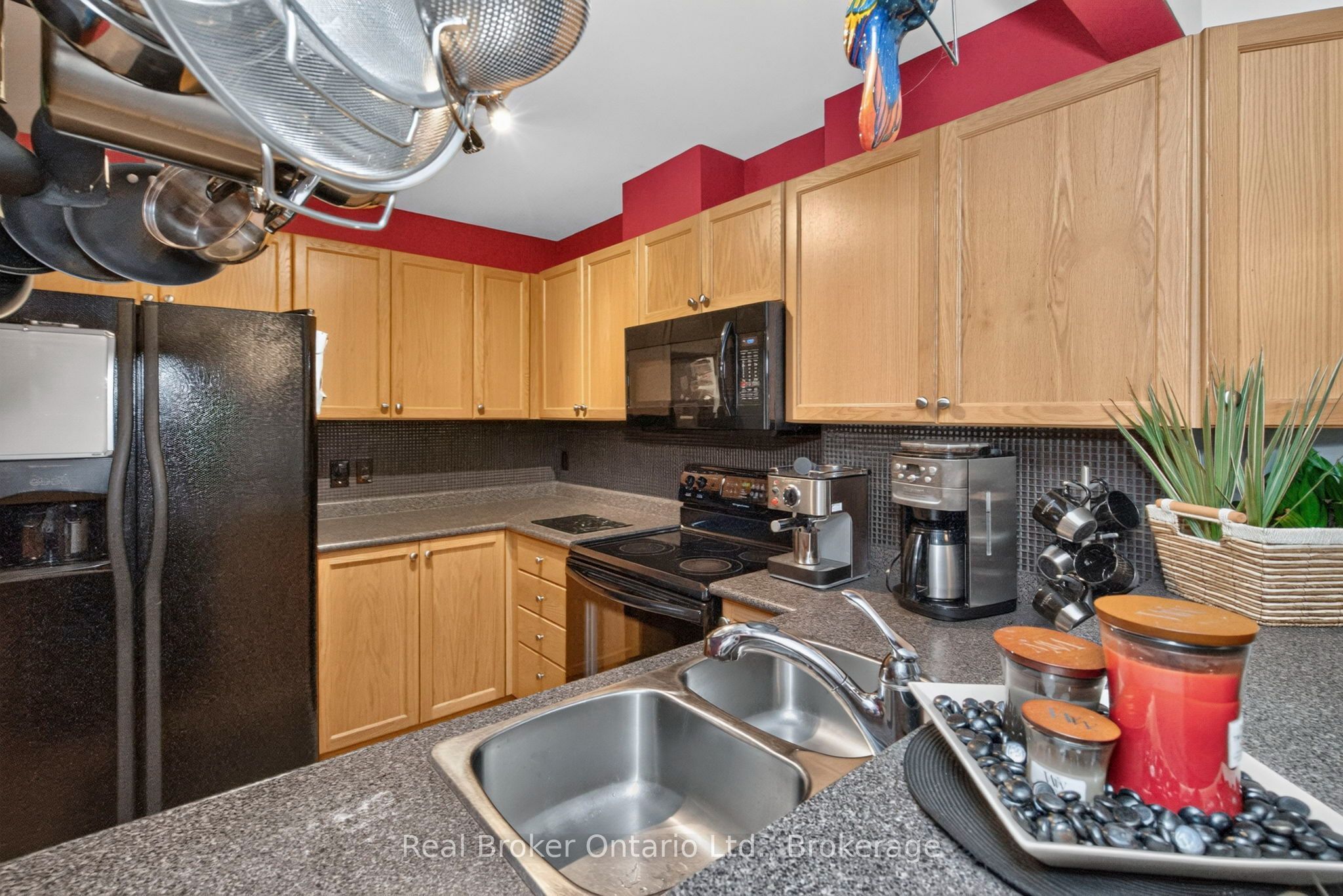 140 Southwinds Crescent Property Photo 13