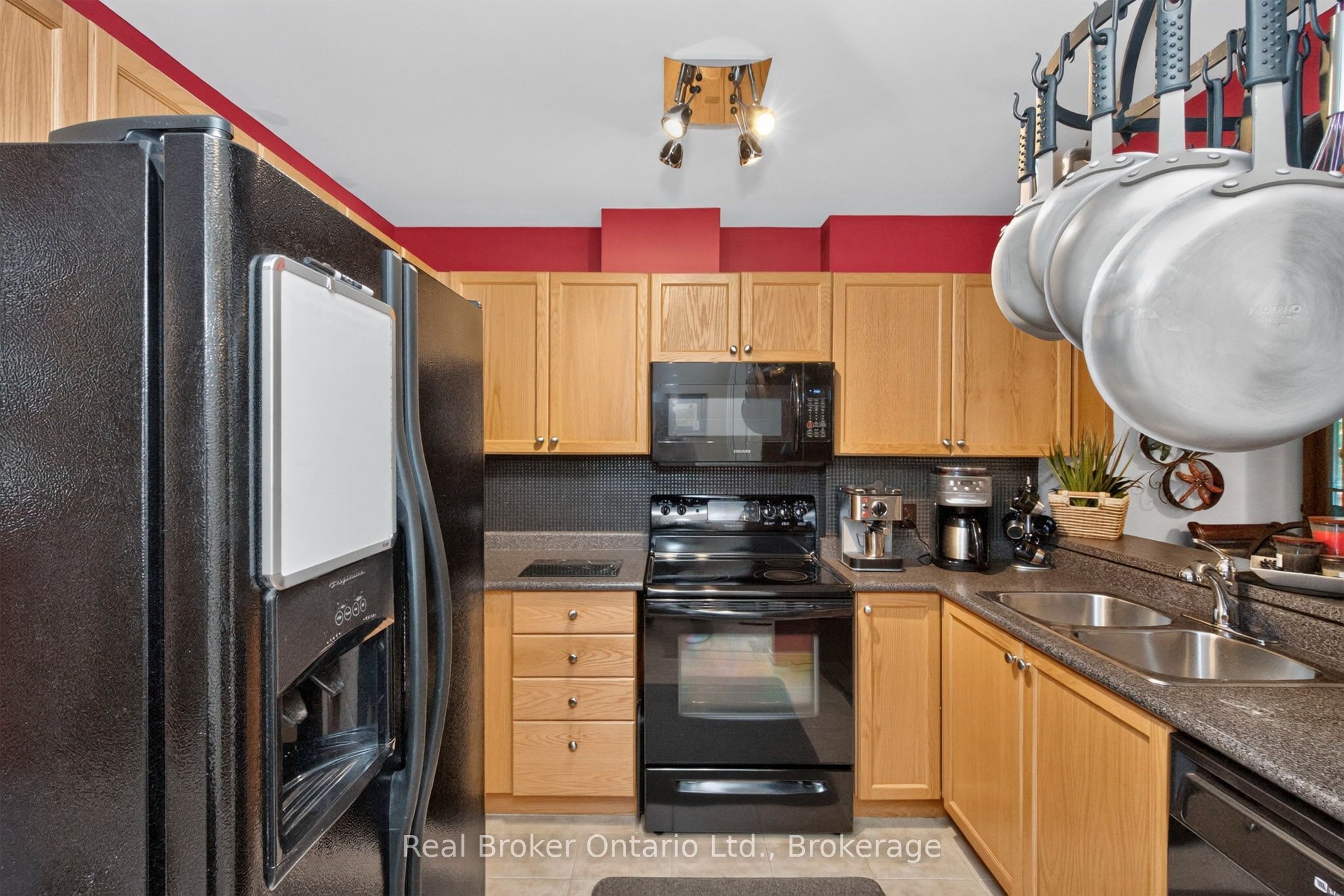 140 Southwinds Crescent Property Photo 14