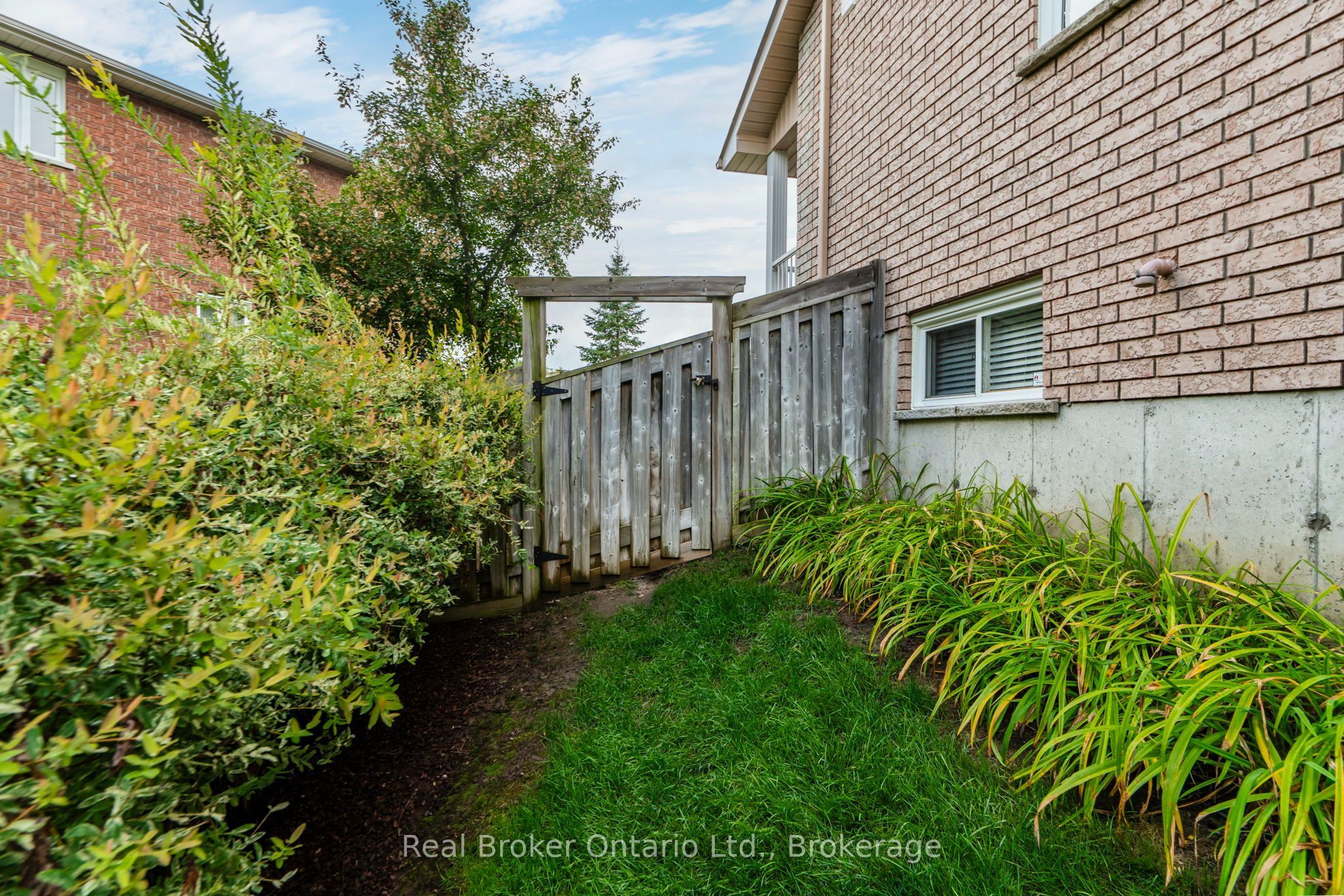 140 Southwinds Crescent Property Photo 34