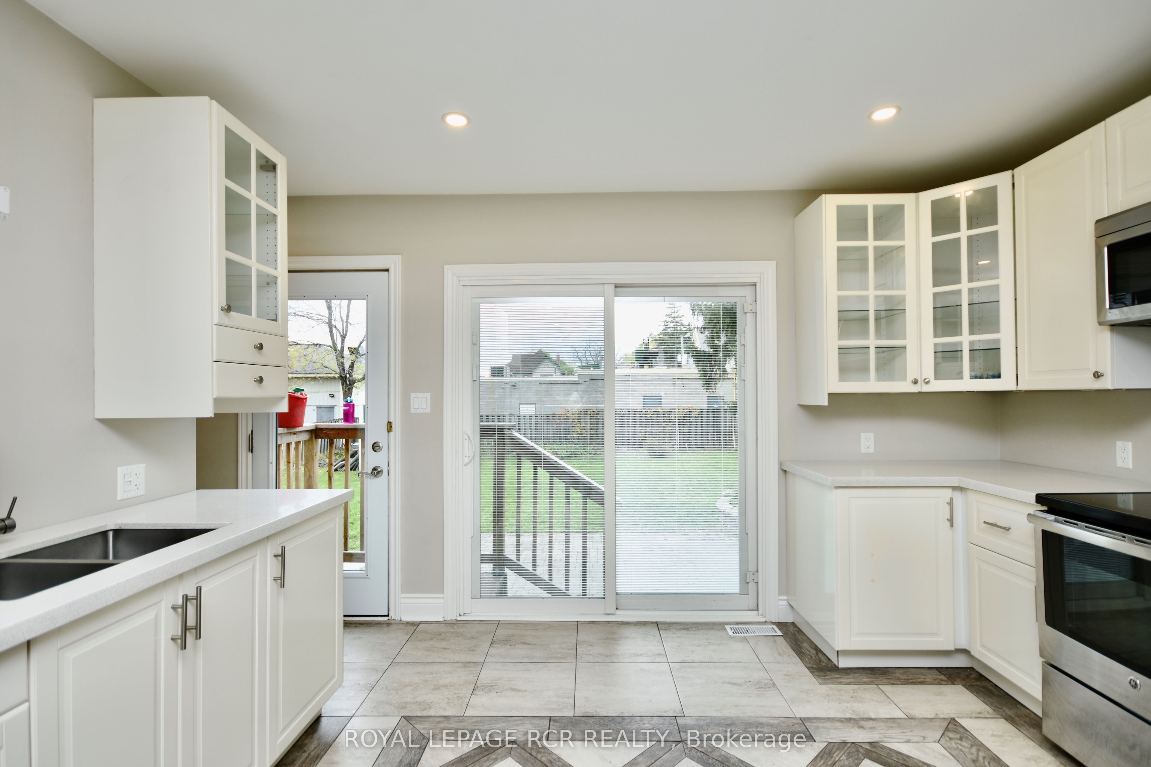52 Drury Lane Property Photo 4