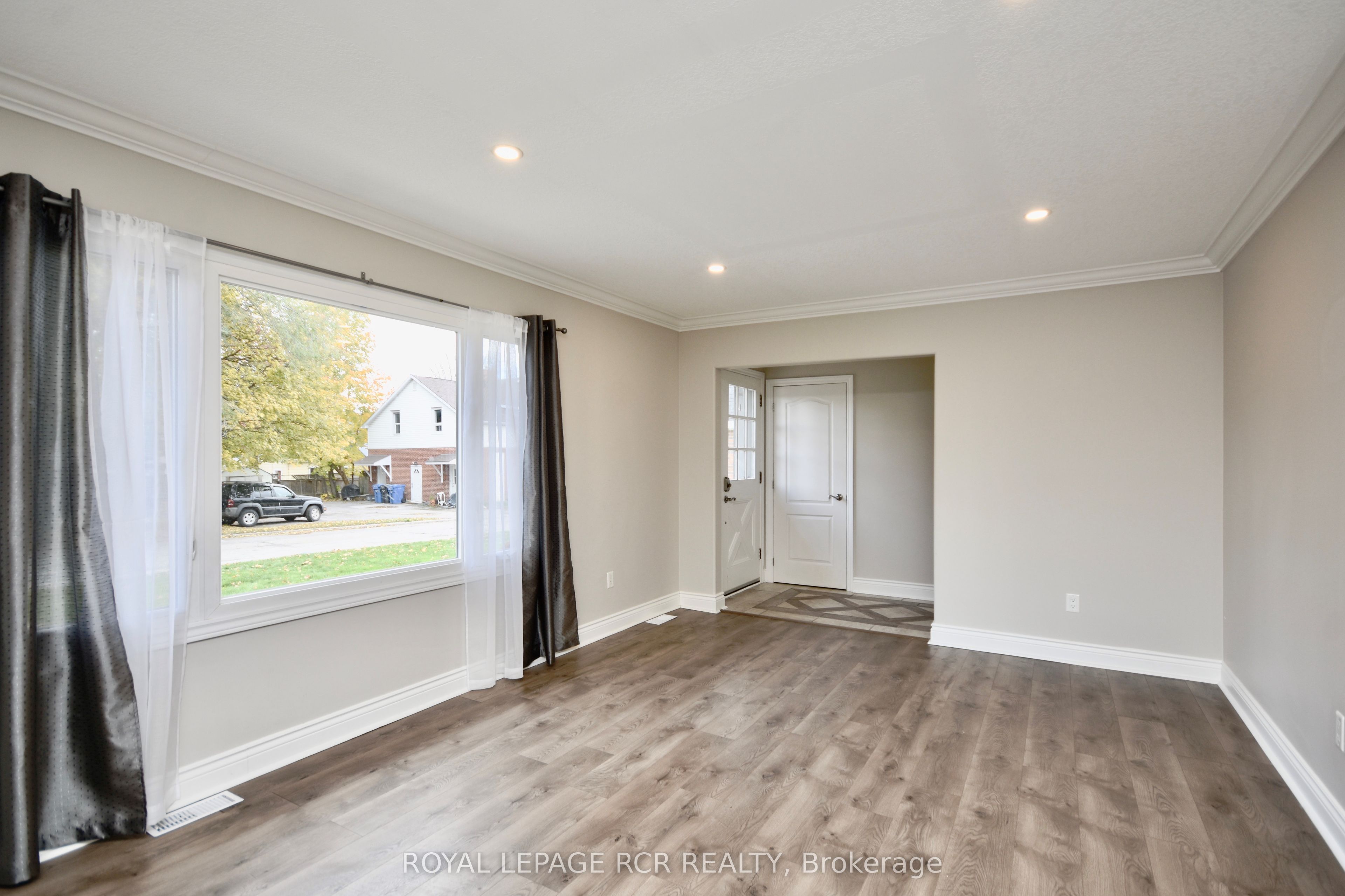52 Drury Lane Property Photo 6