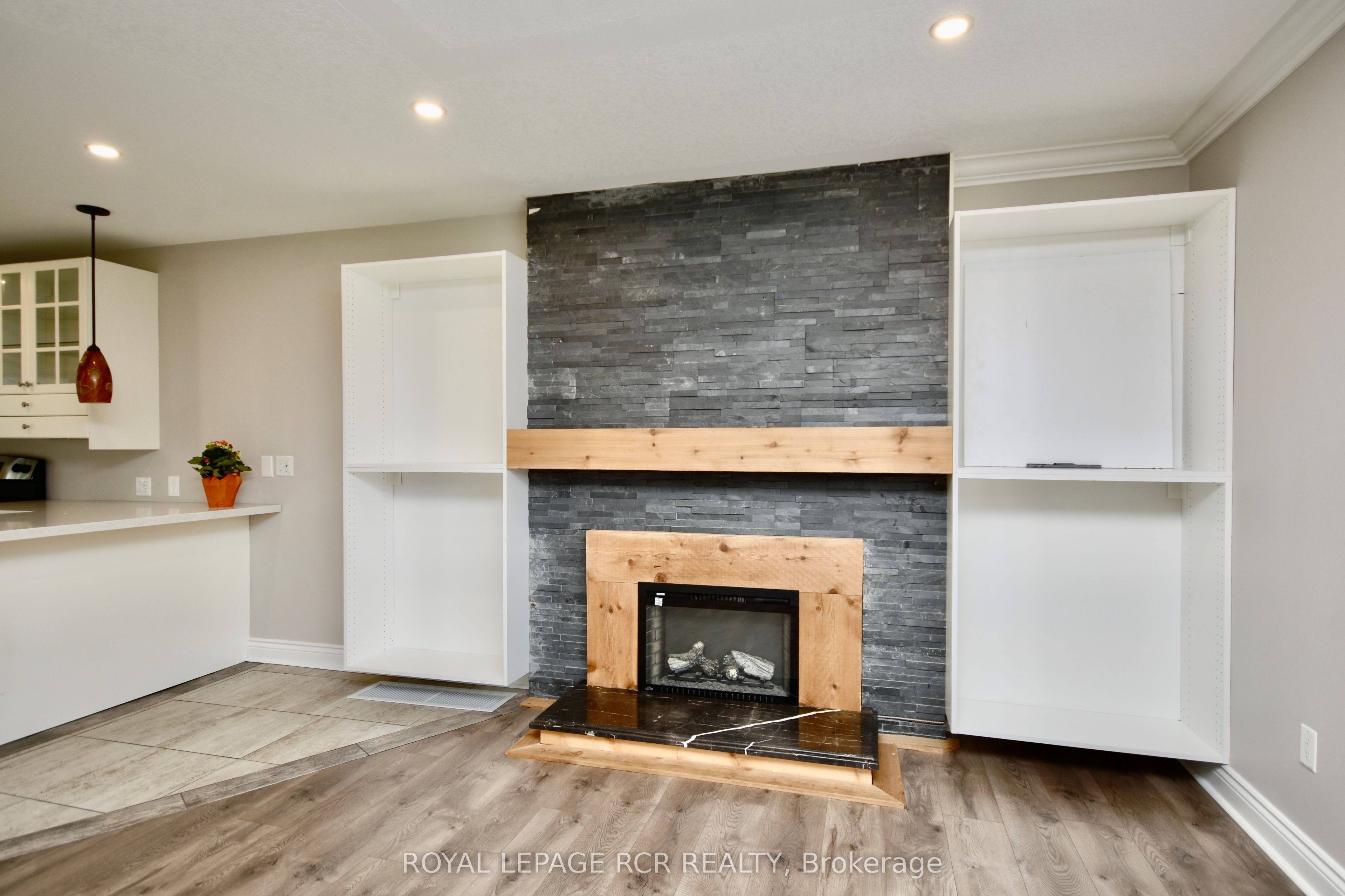52 Drury Lane Property Photo 9