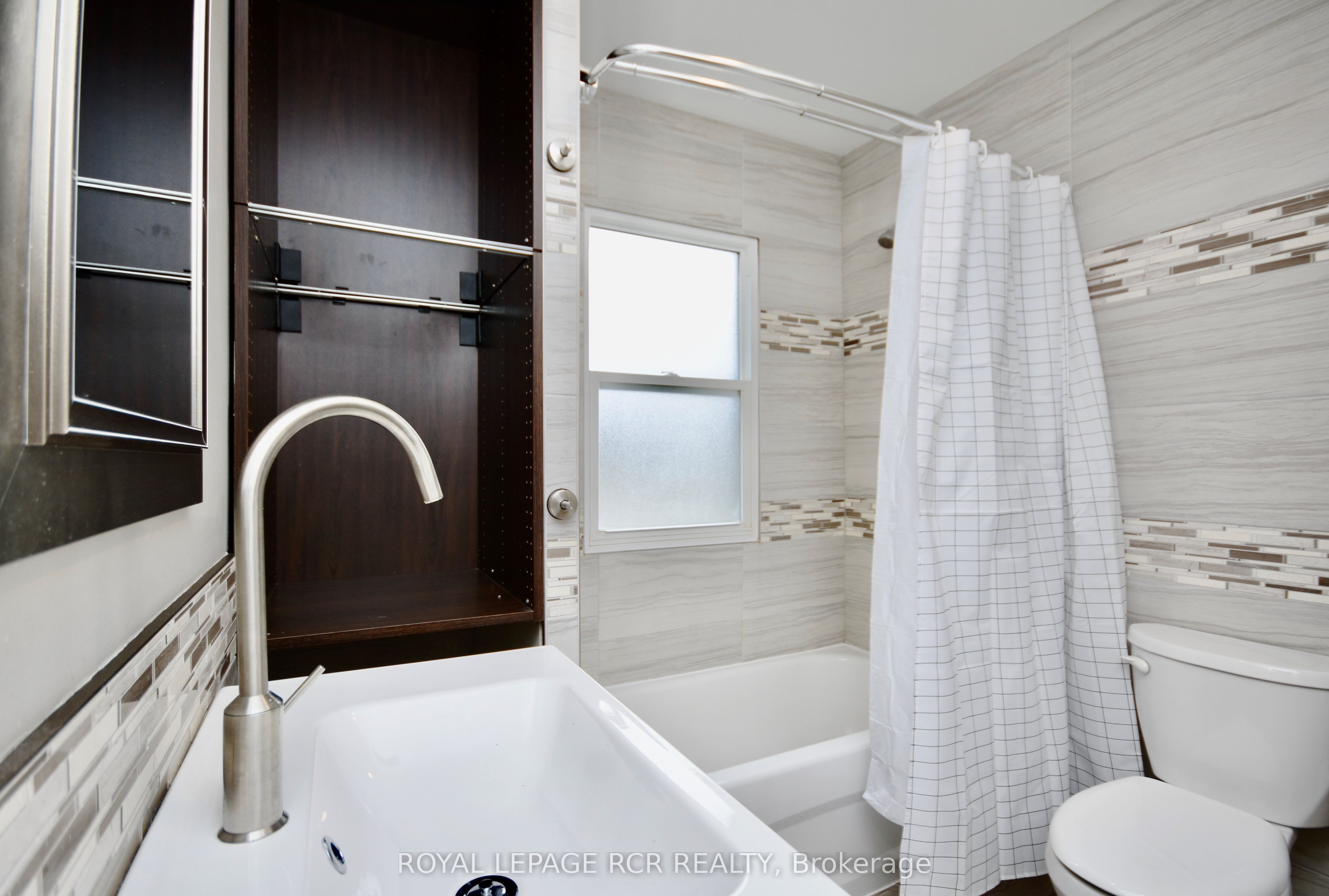52 Drury Lane Property Photo 11