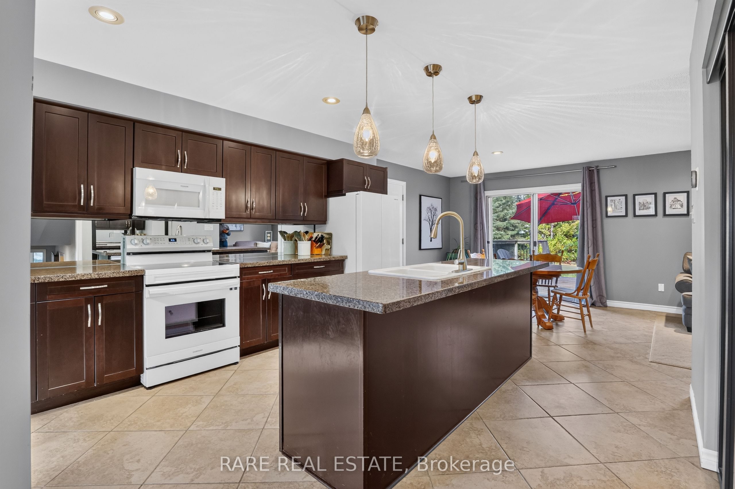 36 Sugarbush Road Property Photo 7