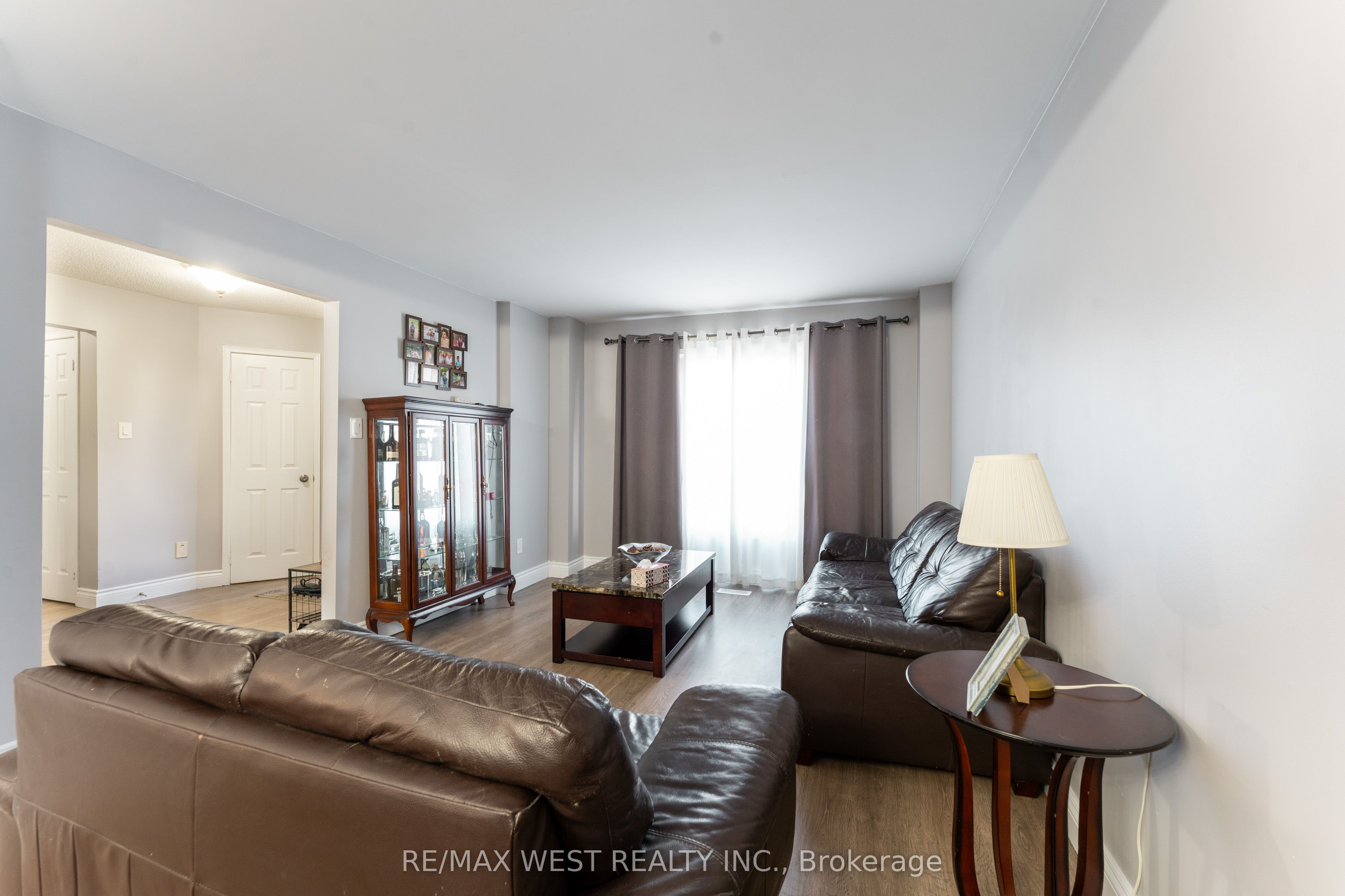 19 Moore Place Property Photo 5