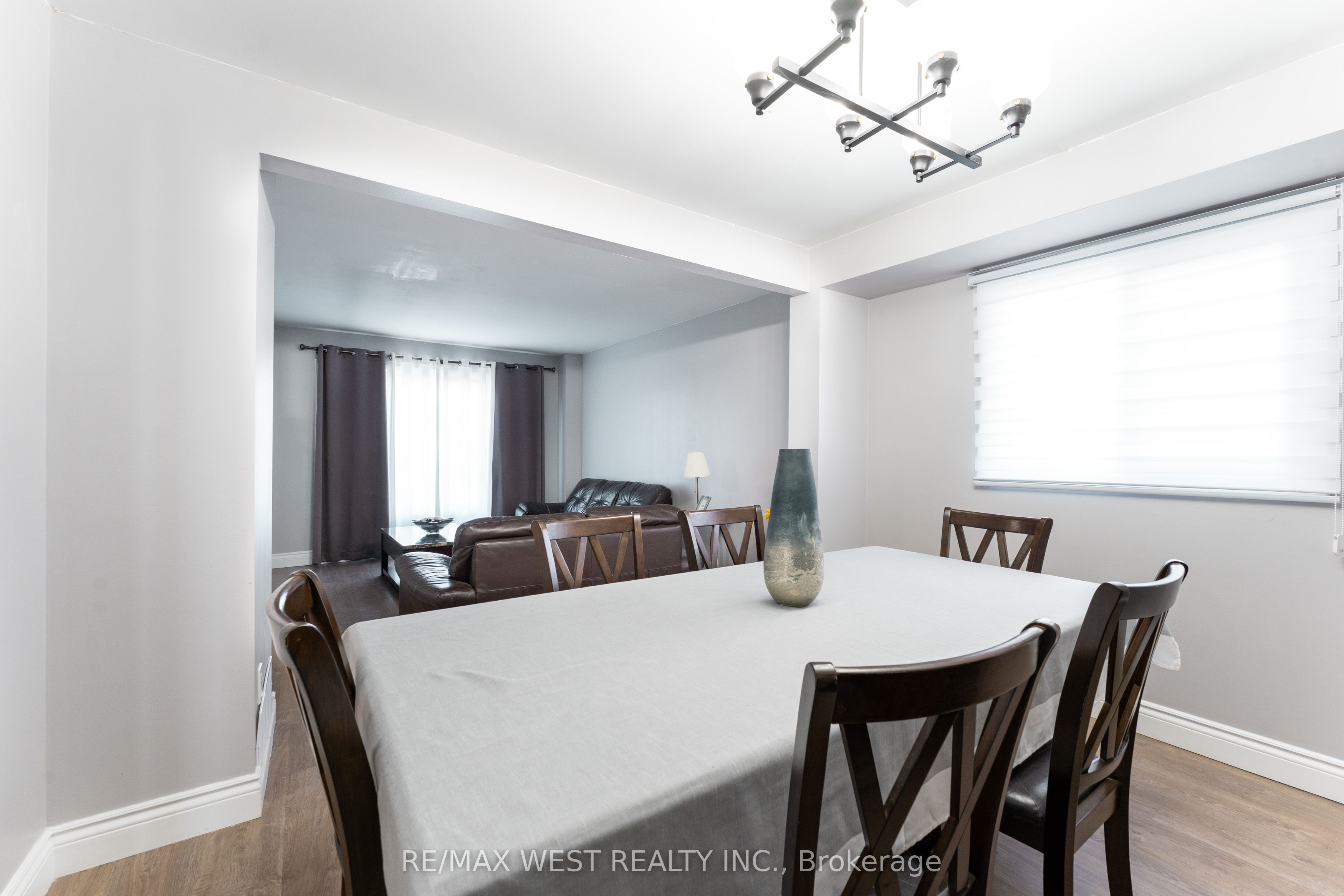19 Moore Place Property Photo 6