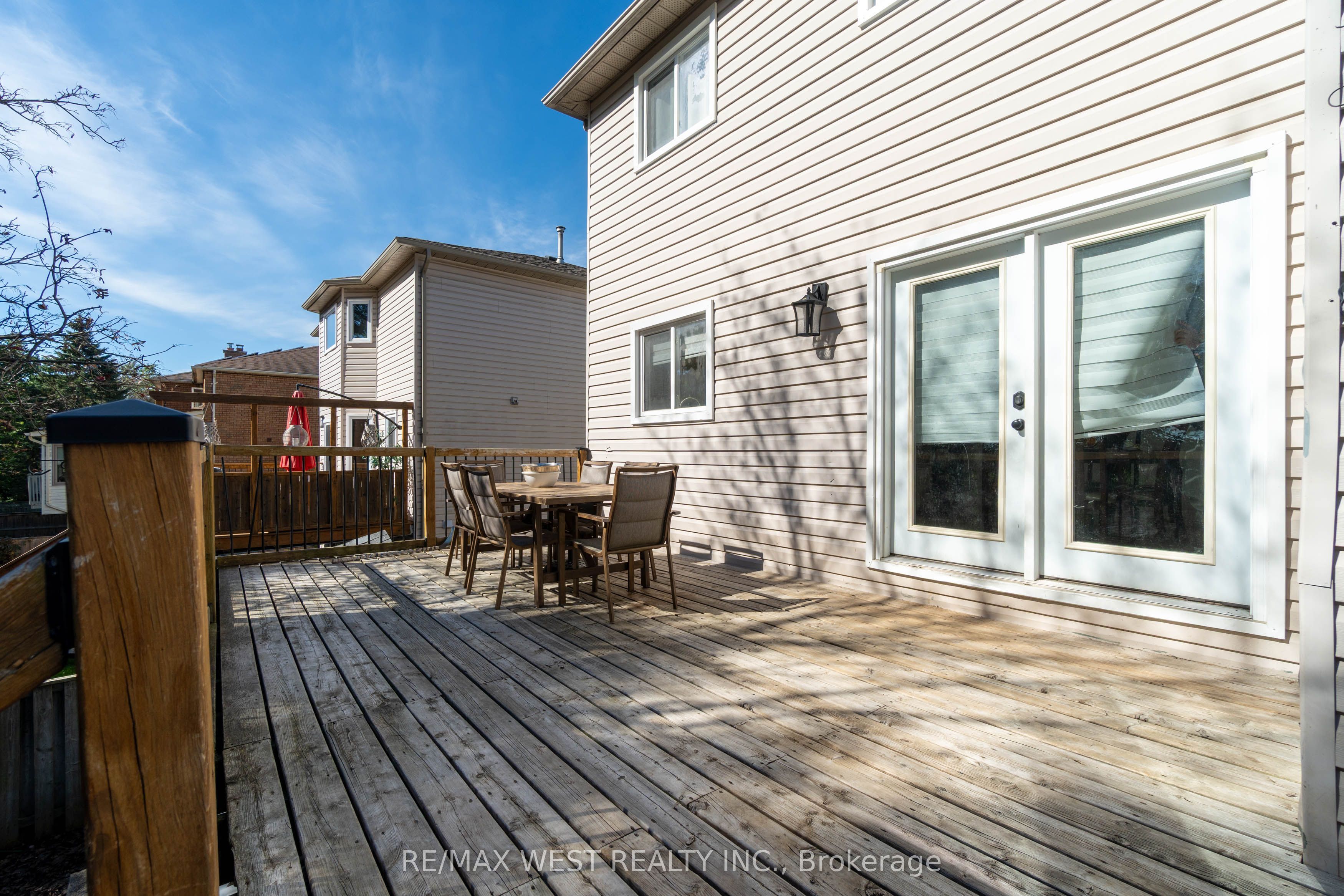 19 Moore Place Property Photo 26