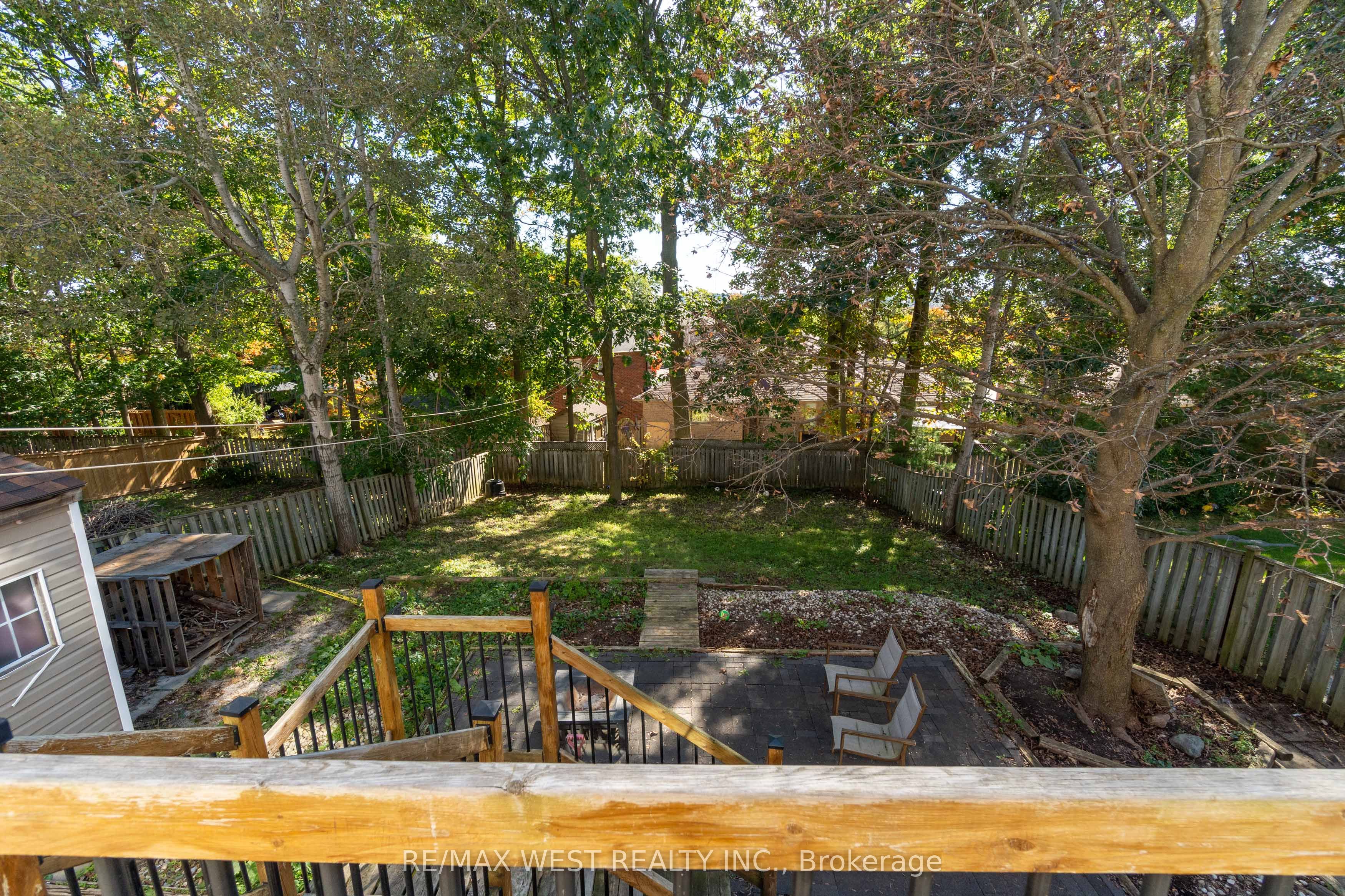19 Moore Place Property Photo 27