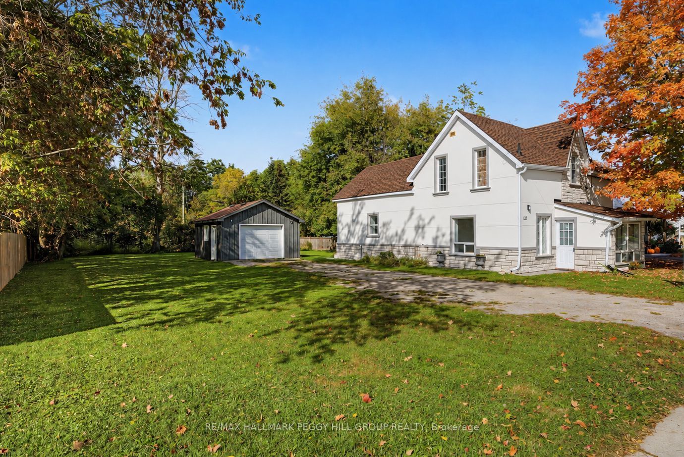 132 Queen Street W Property Photo 1