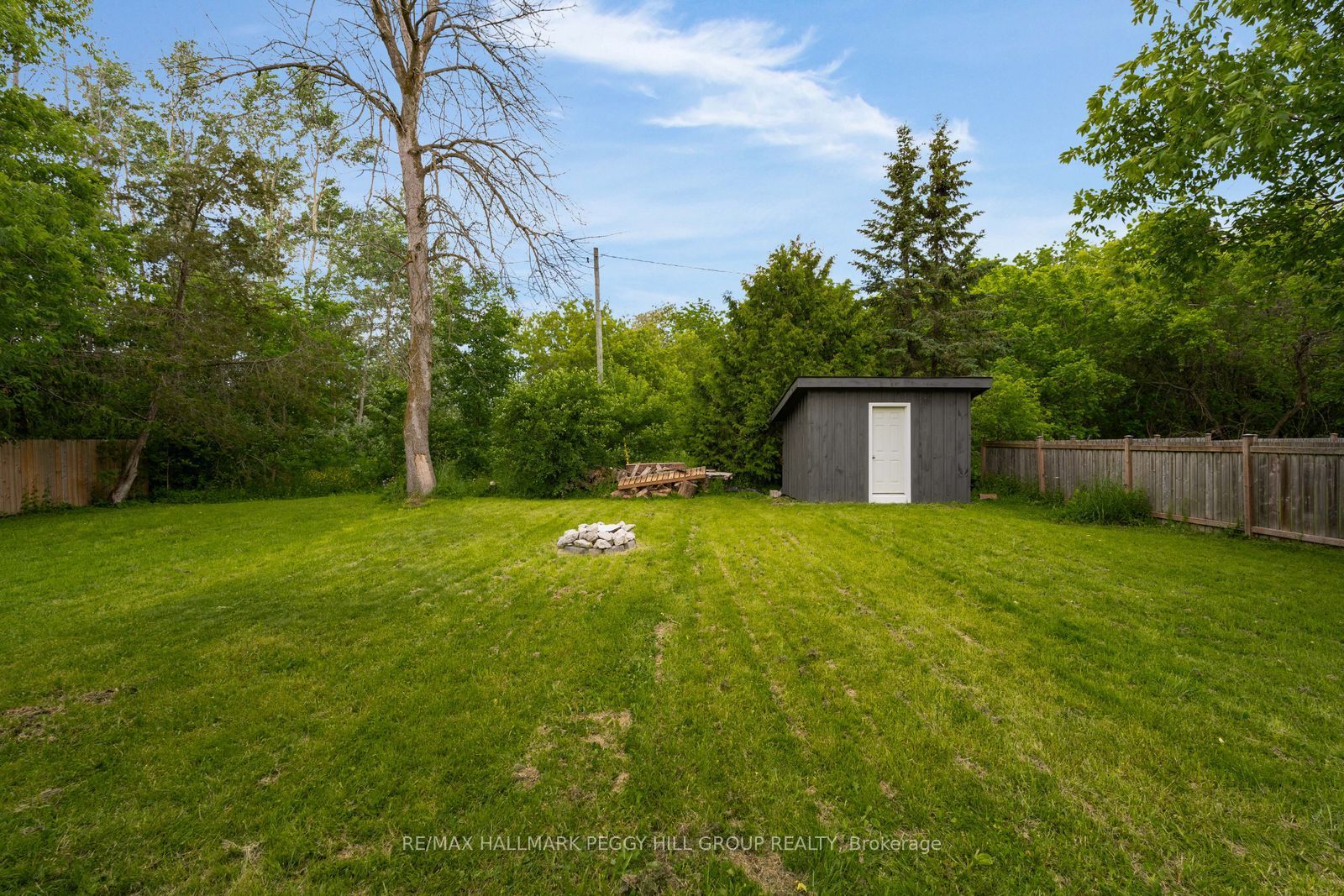 132 Queen Street W Property Photo 20