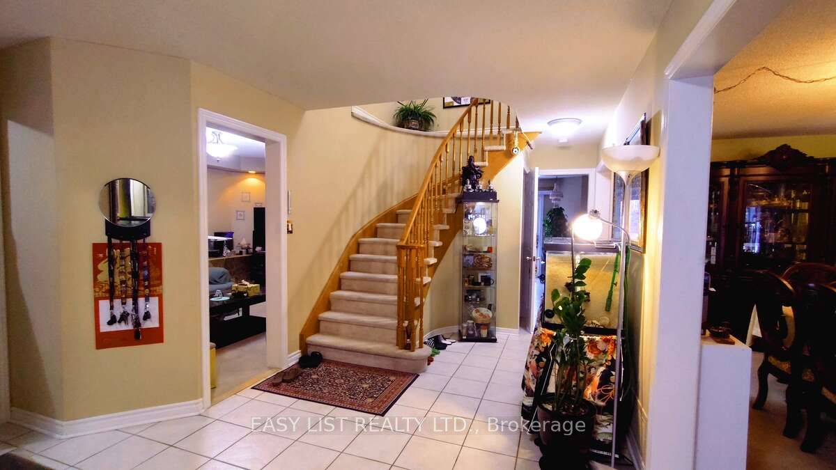 35 Raquel Street Property Photo 5