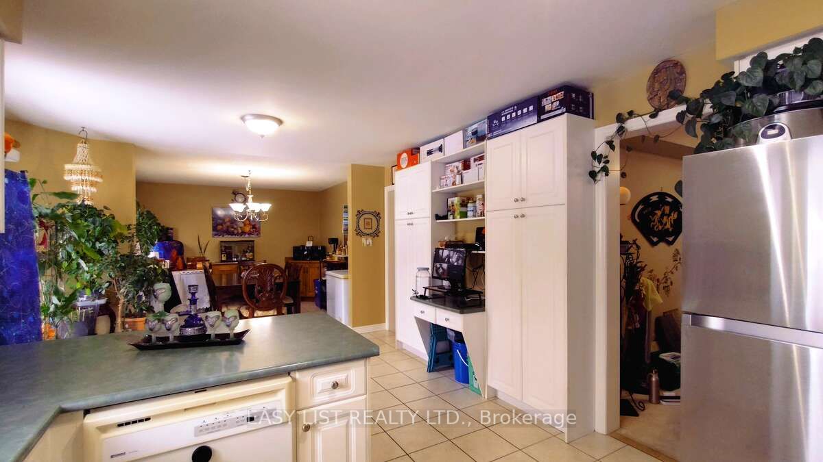 35 Raquel Street Property Photo 6