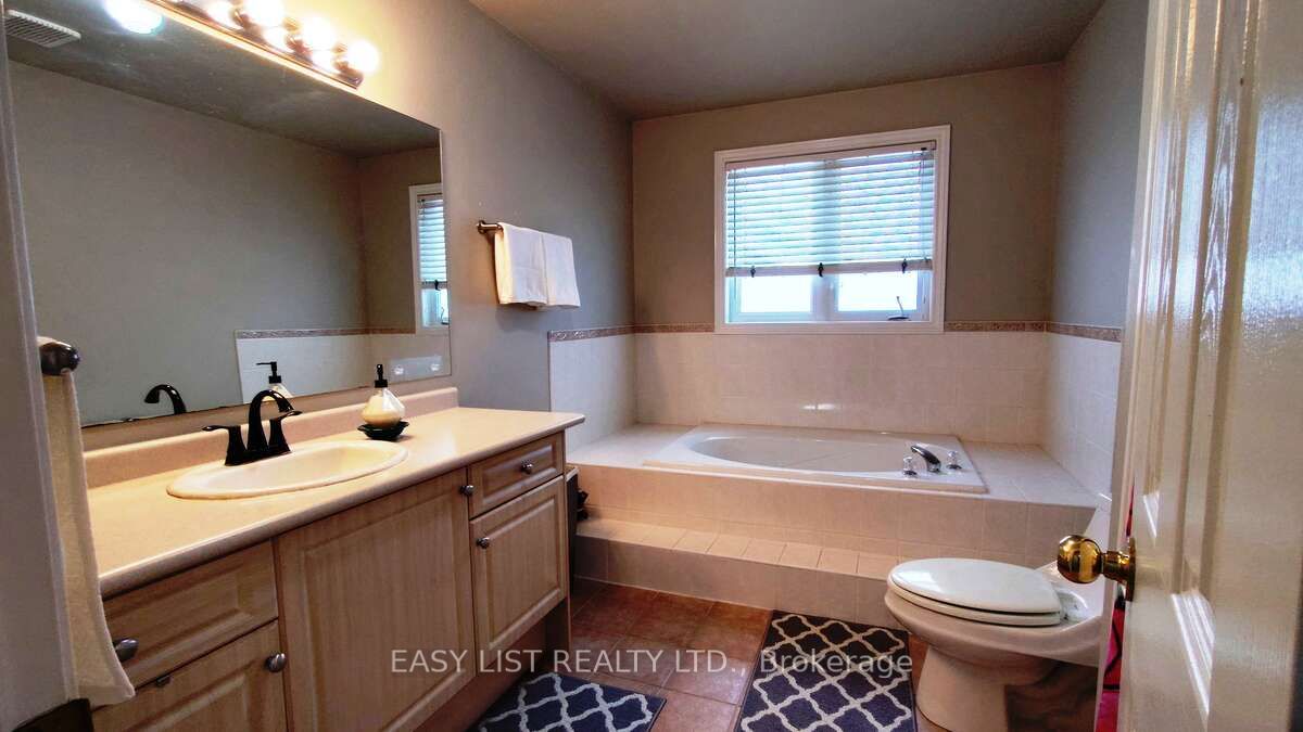 35 Raquel Street Property Photo 19