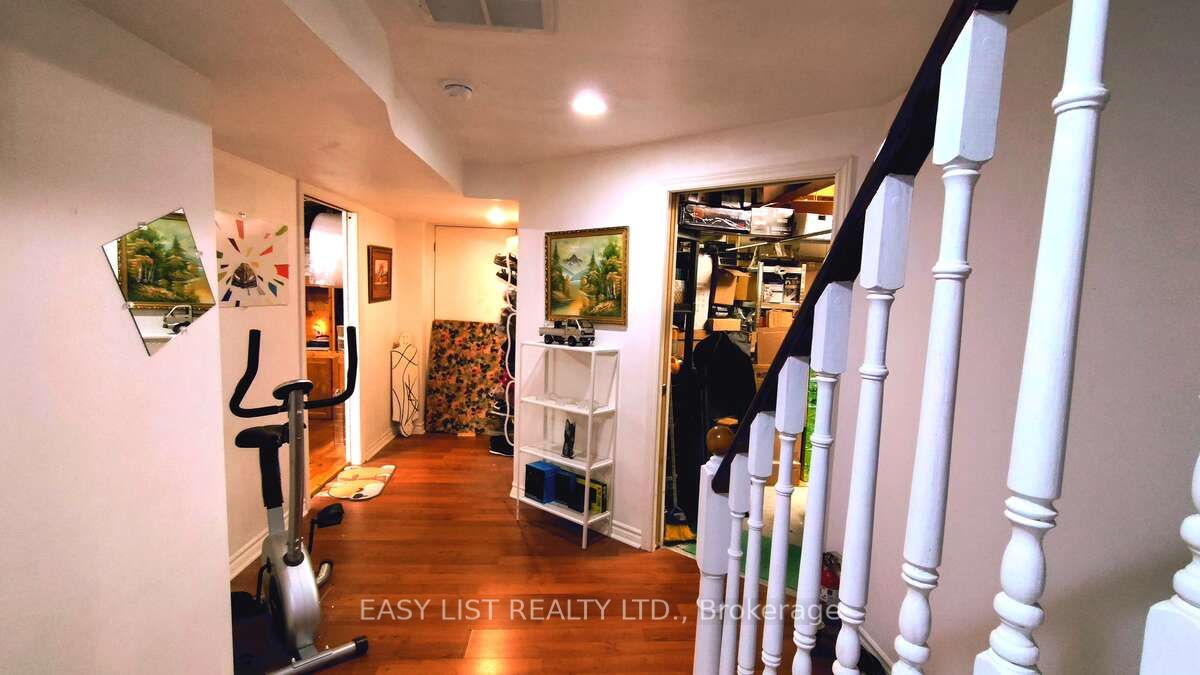 35 Raquel Street Property Photo 33