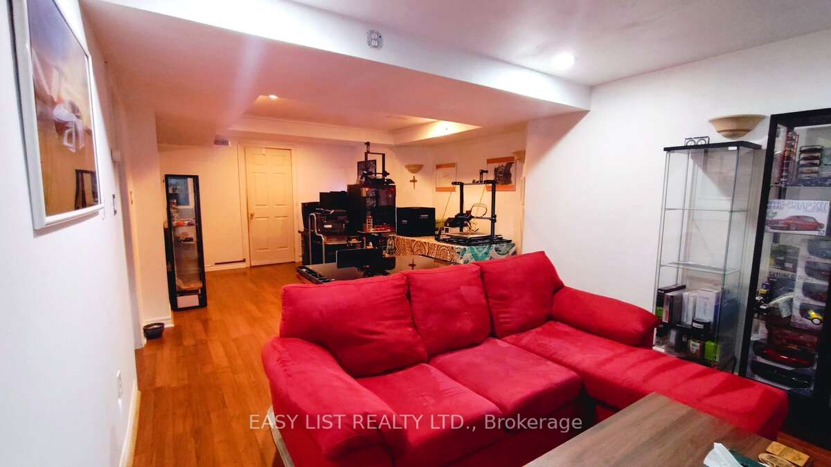 35 Raquel Street Property Photo 37