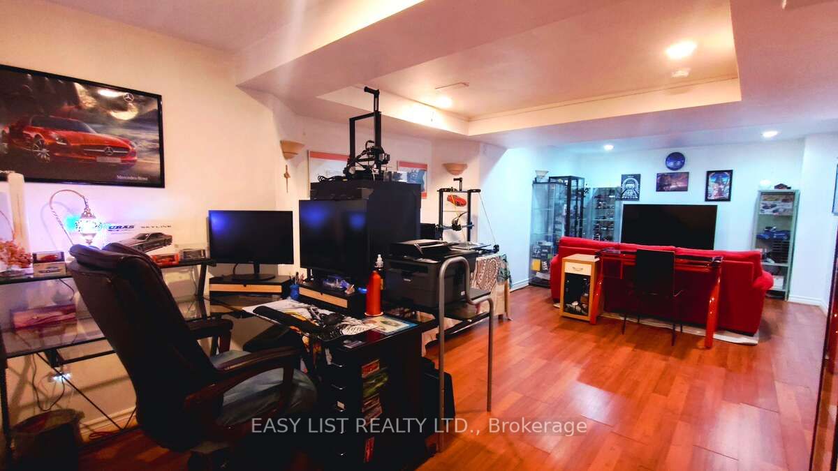 35 Raquel Street Property Photo 38