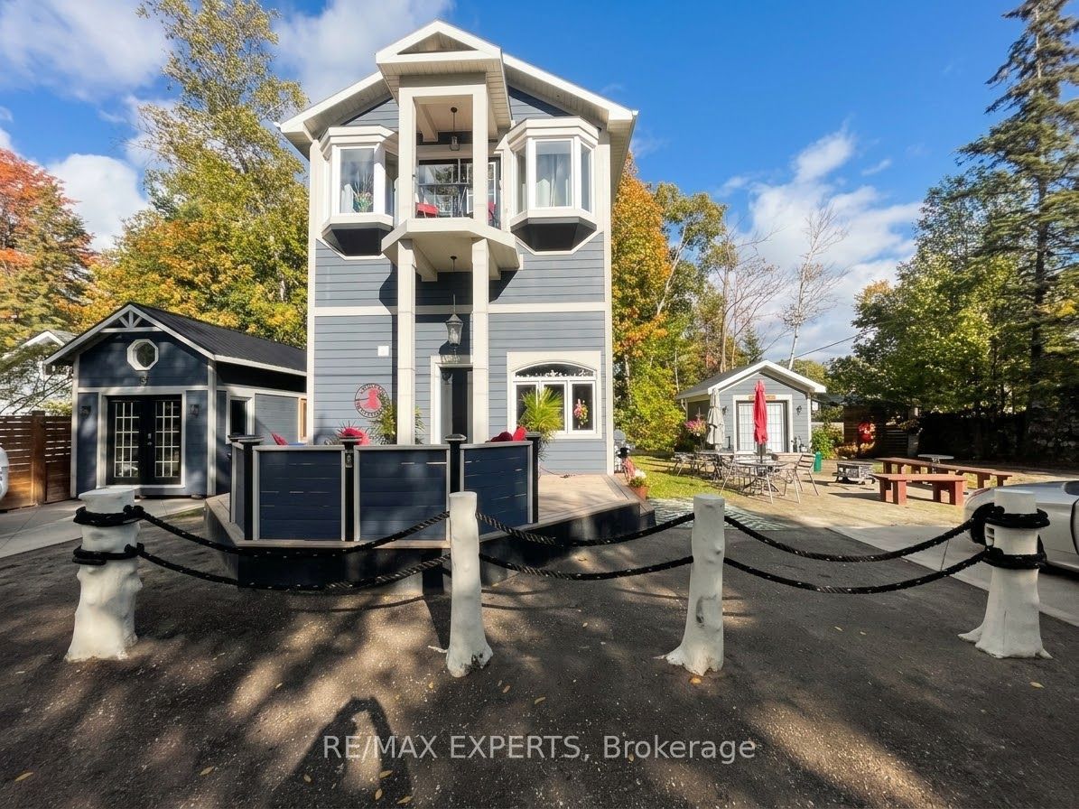 37 62nd Street N Property Photo 1