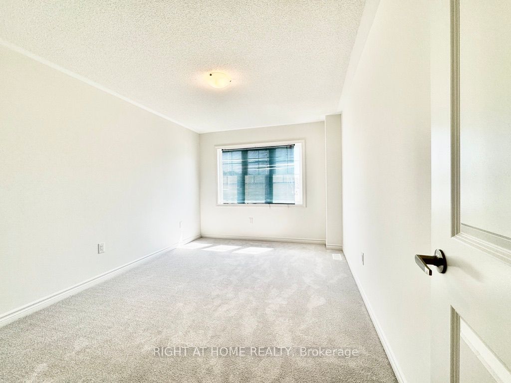 12 Daisy Street Property Photo 11