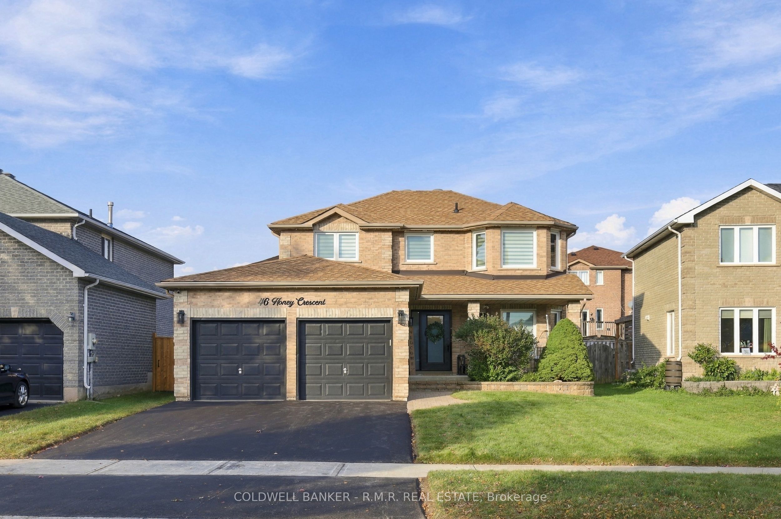 46 HONEY Crescent Property Photo 1