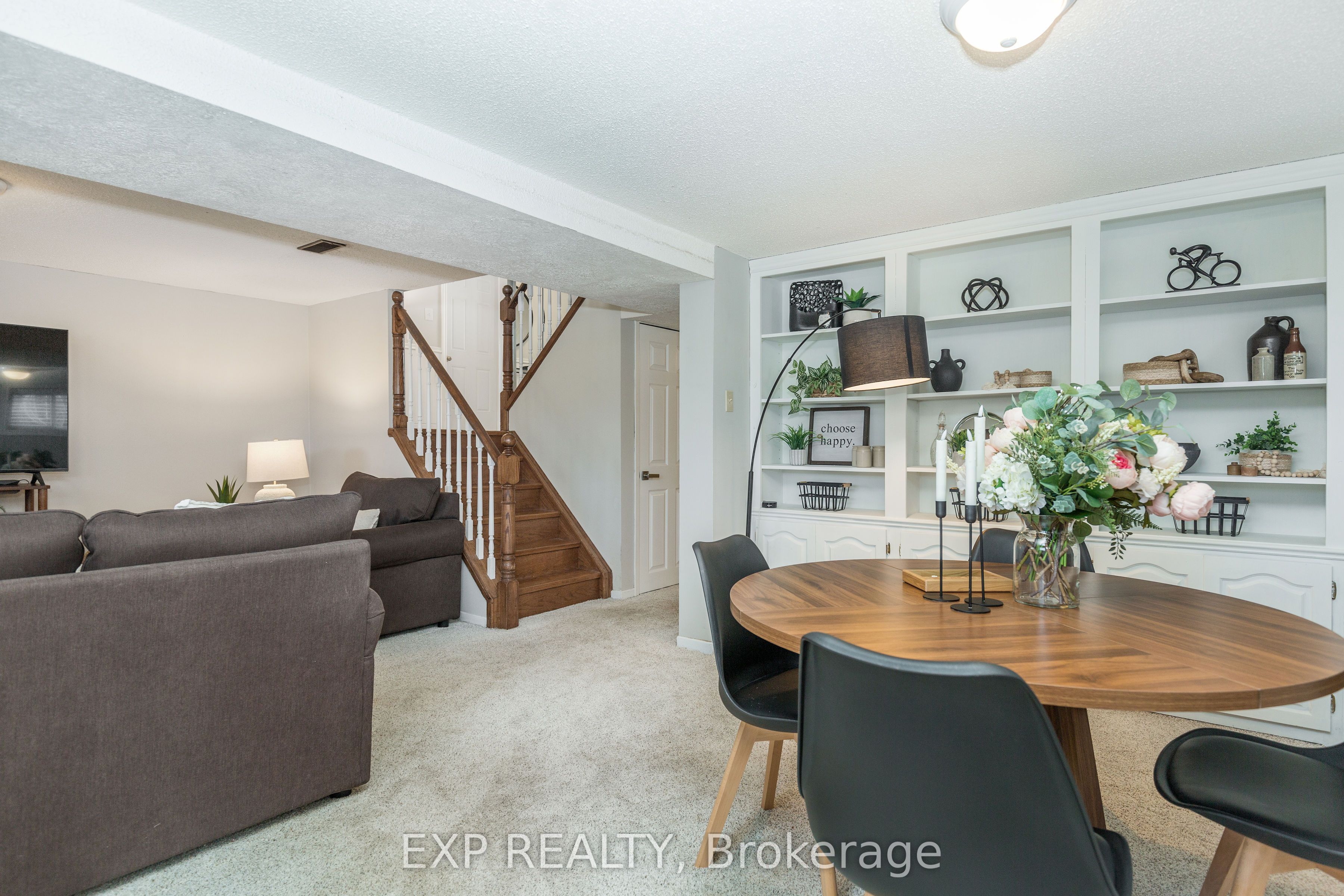 12 Craig Crescent Property Photo 19