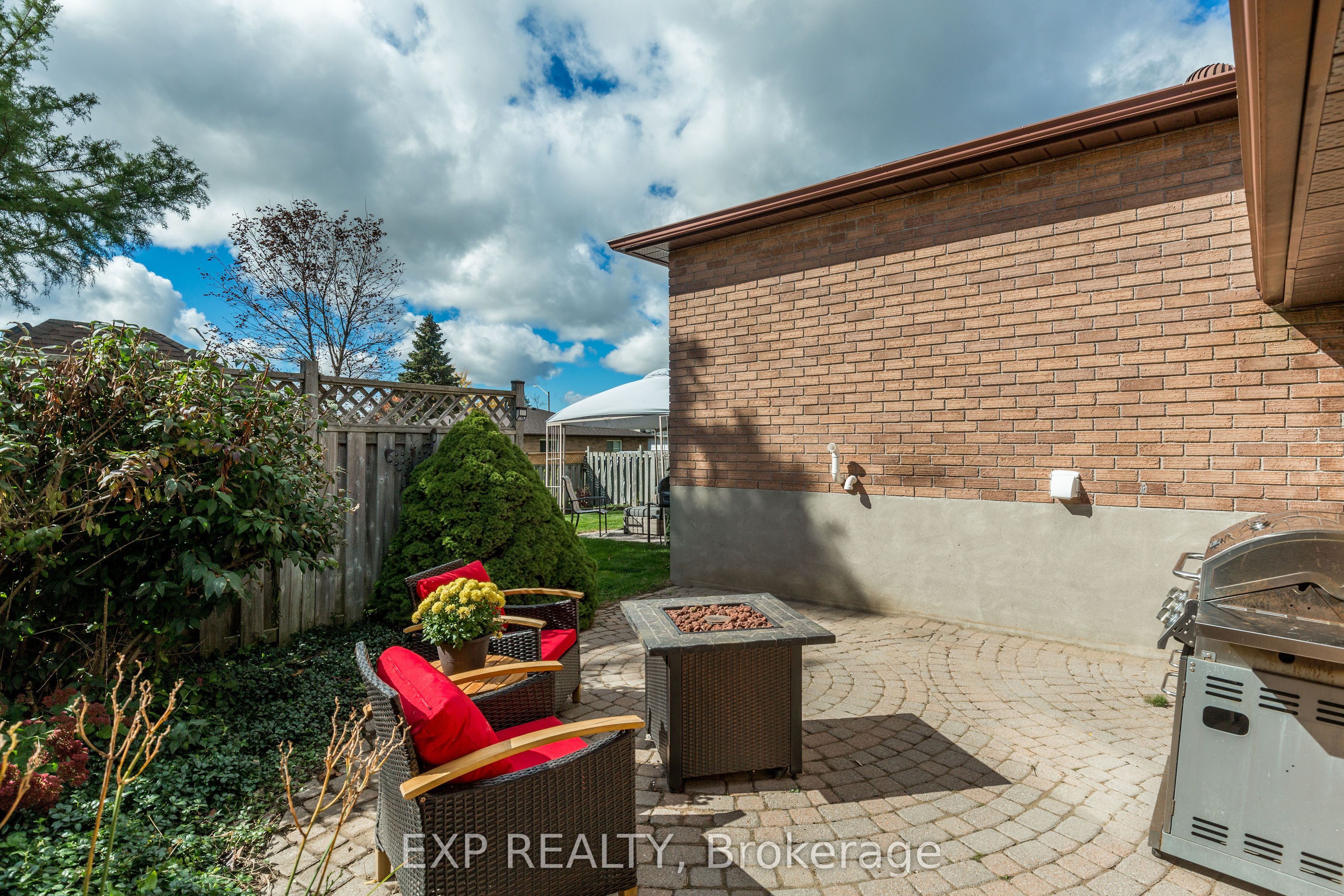 12 Craig Crescent Property Photo 25