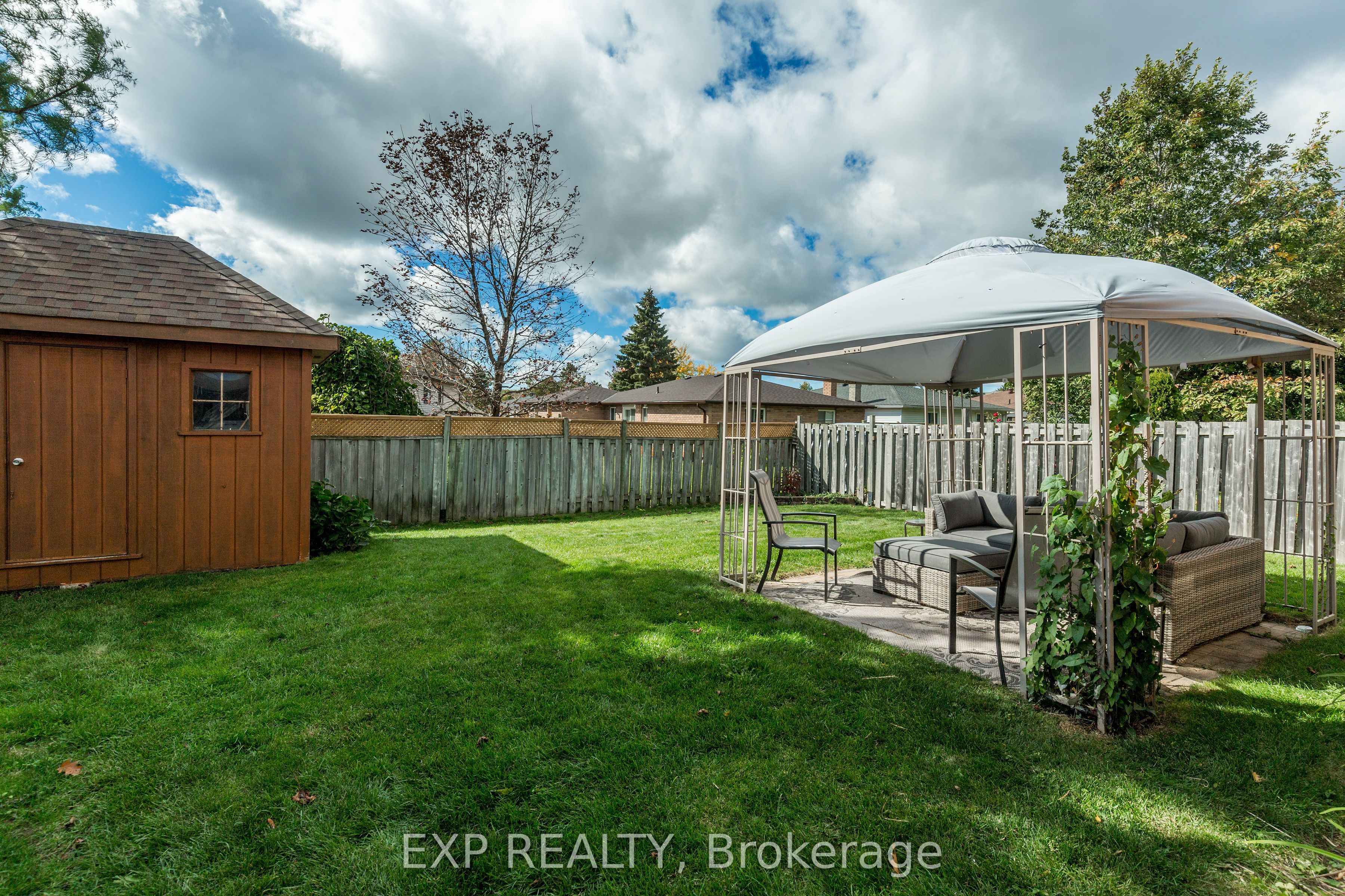 12 Craig Crescent Property Photo 26