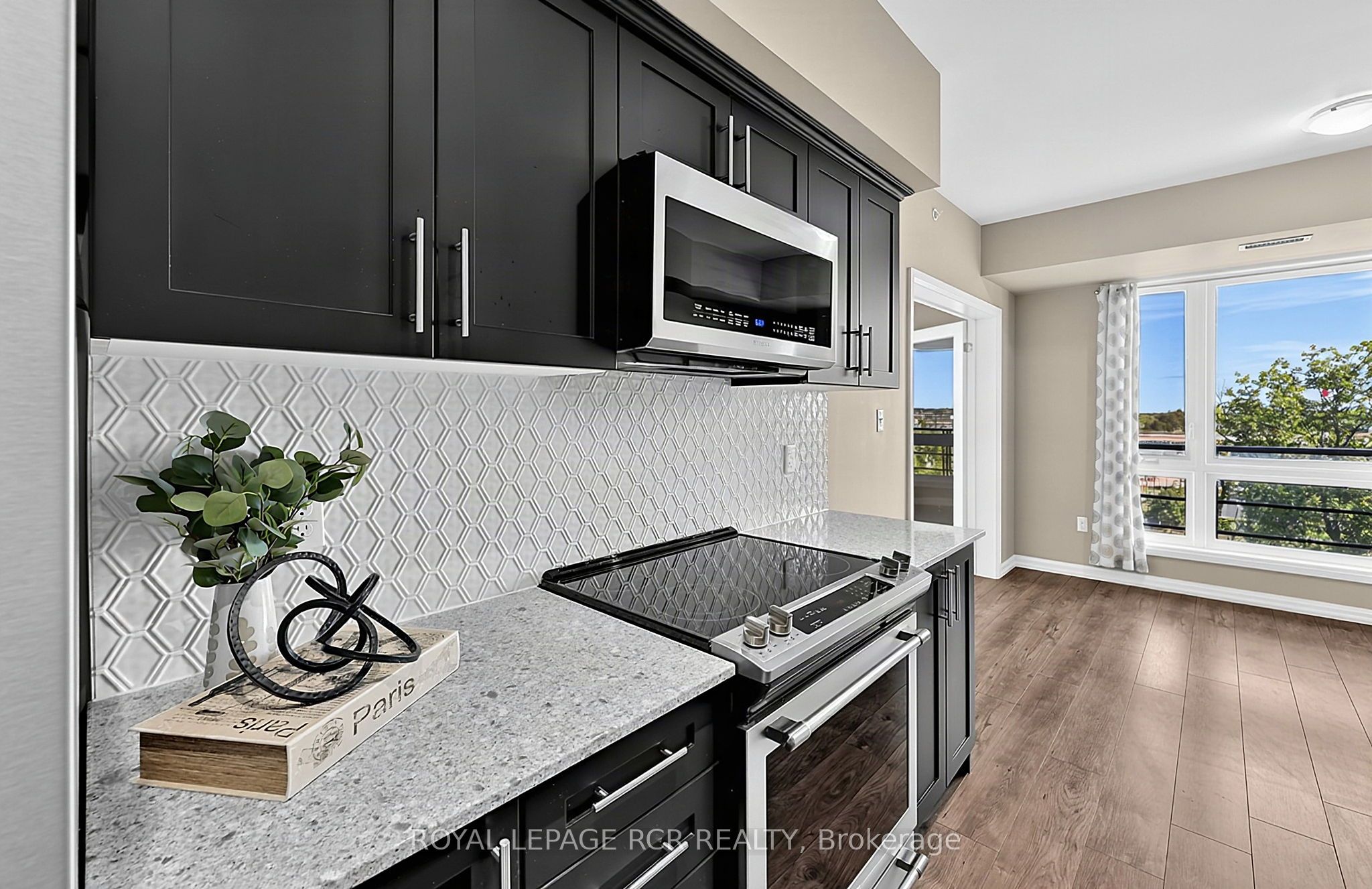 302 Essa Road 502 Property Photo 14