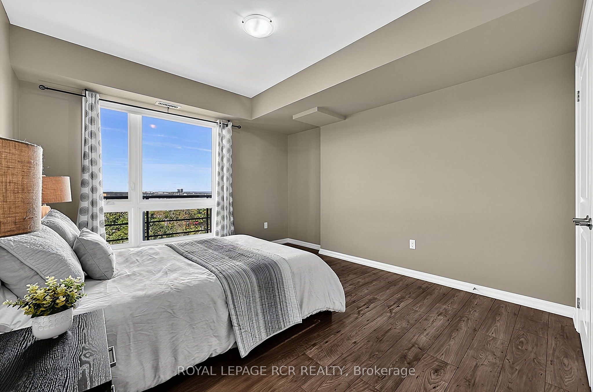 302 Essa Road 502 Property Photo 19
