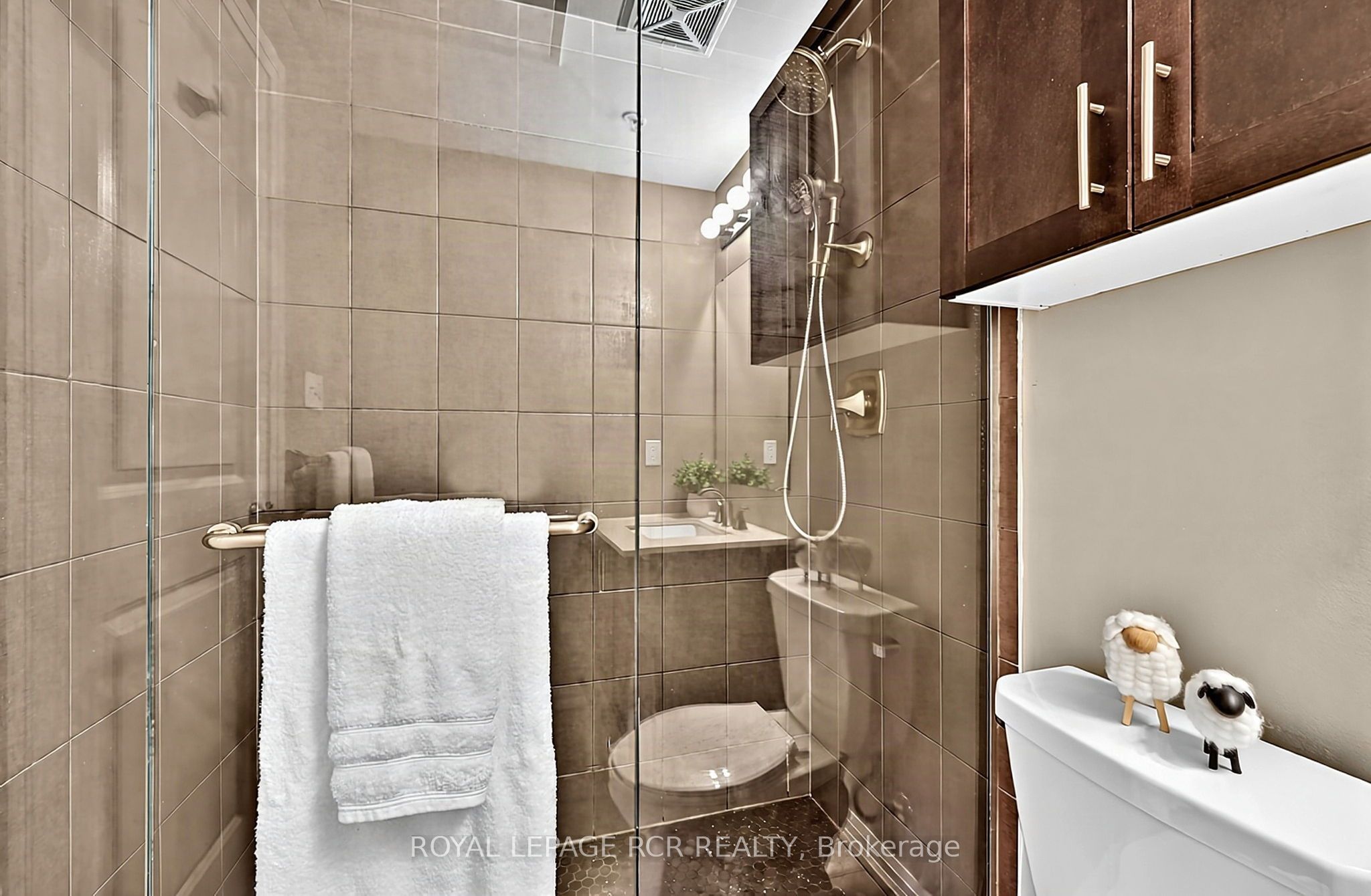 302 Essa Road 502 Property Photo 29