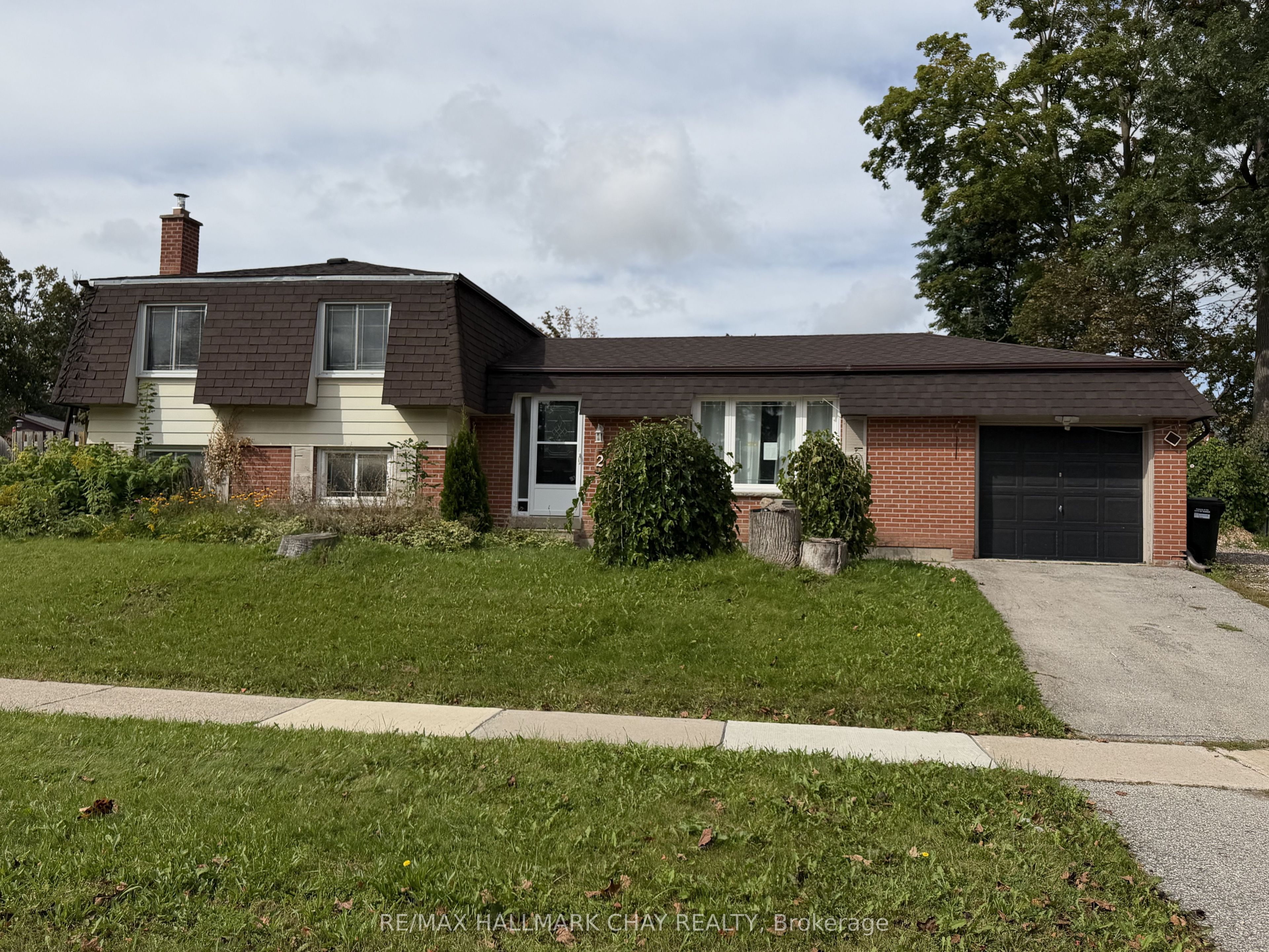 2 Birchwood Drive Property Photo 1