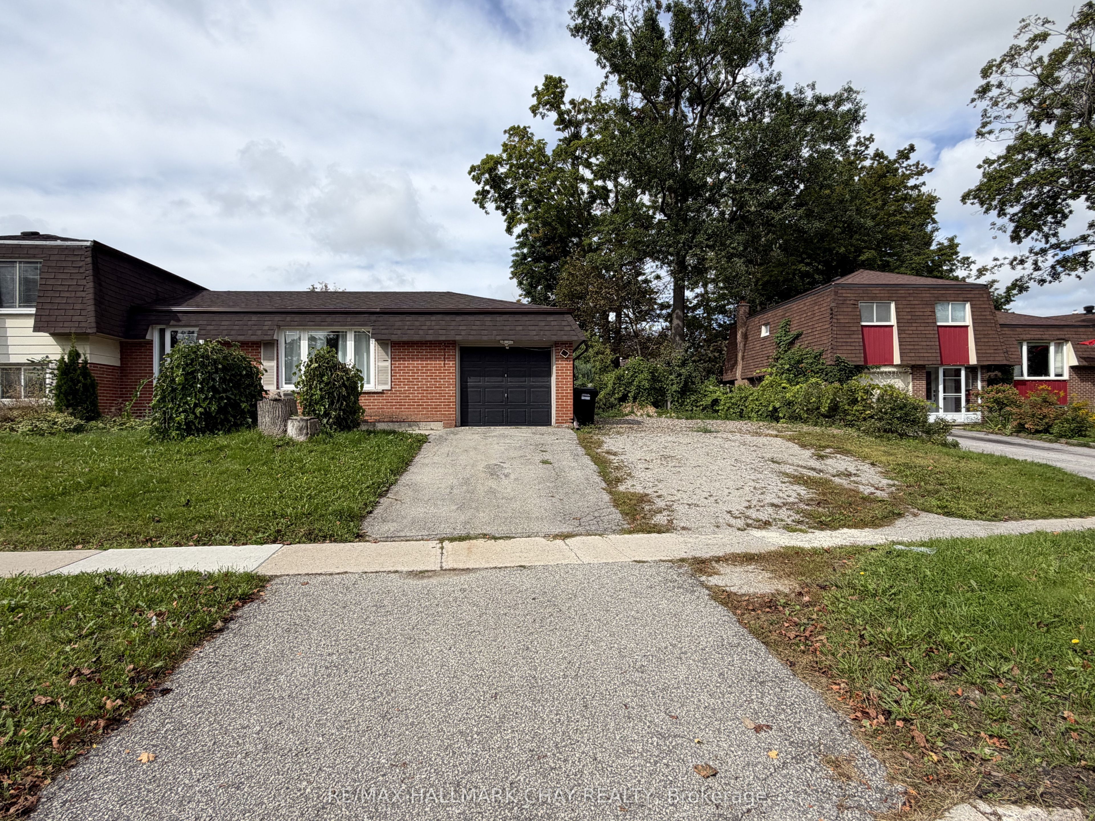 2 Birchwood Drive Property Photo 2