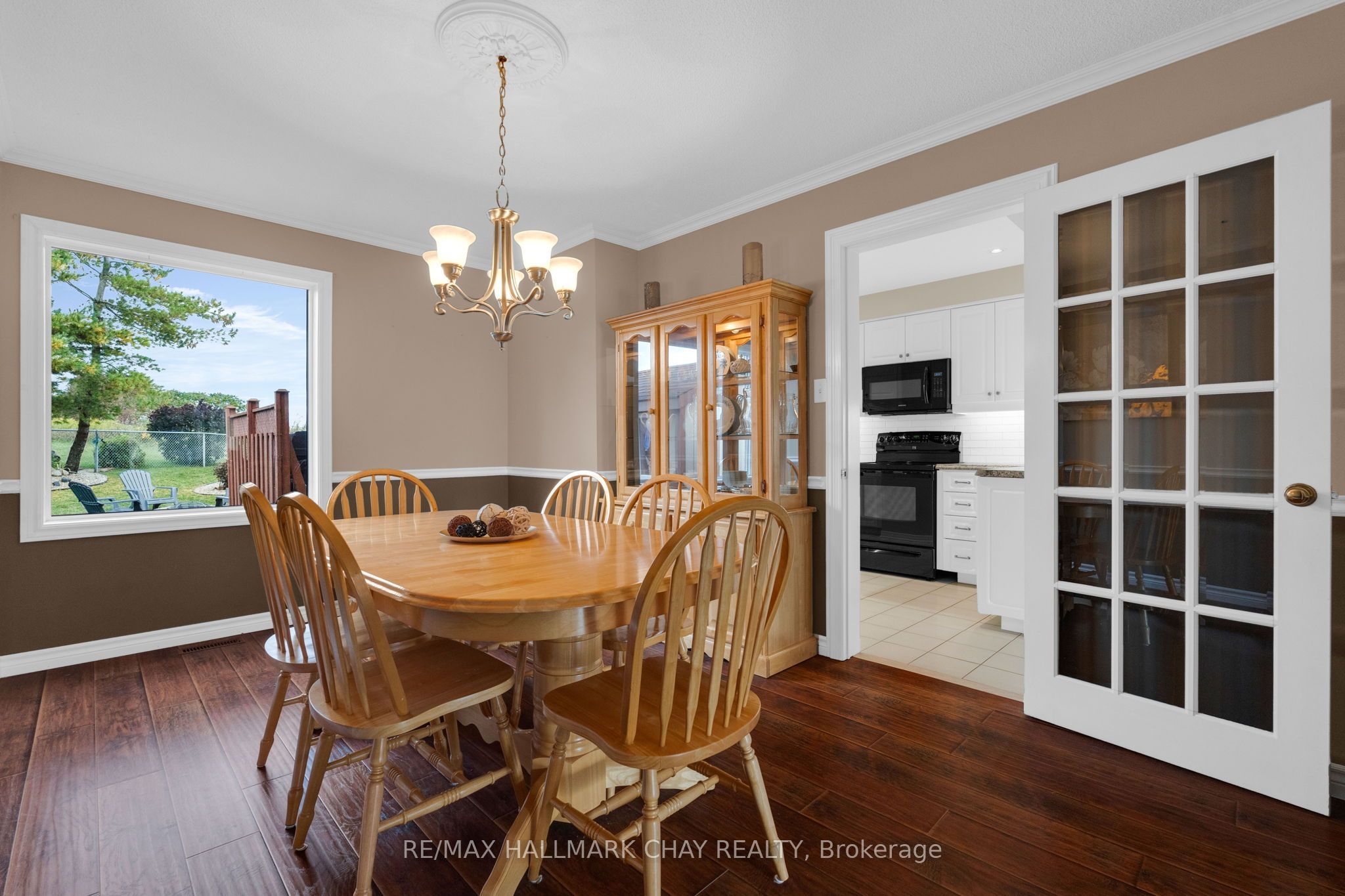 35 Grasett Crescent Property Photo 8