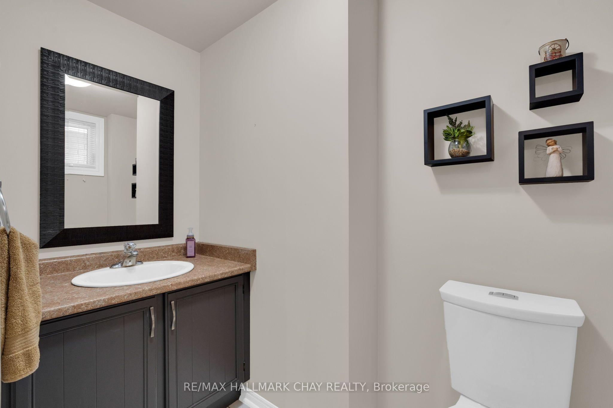 35 Grasett Crescent Property Photo 15