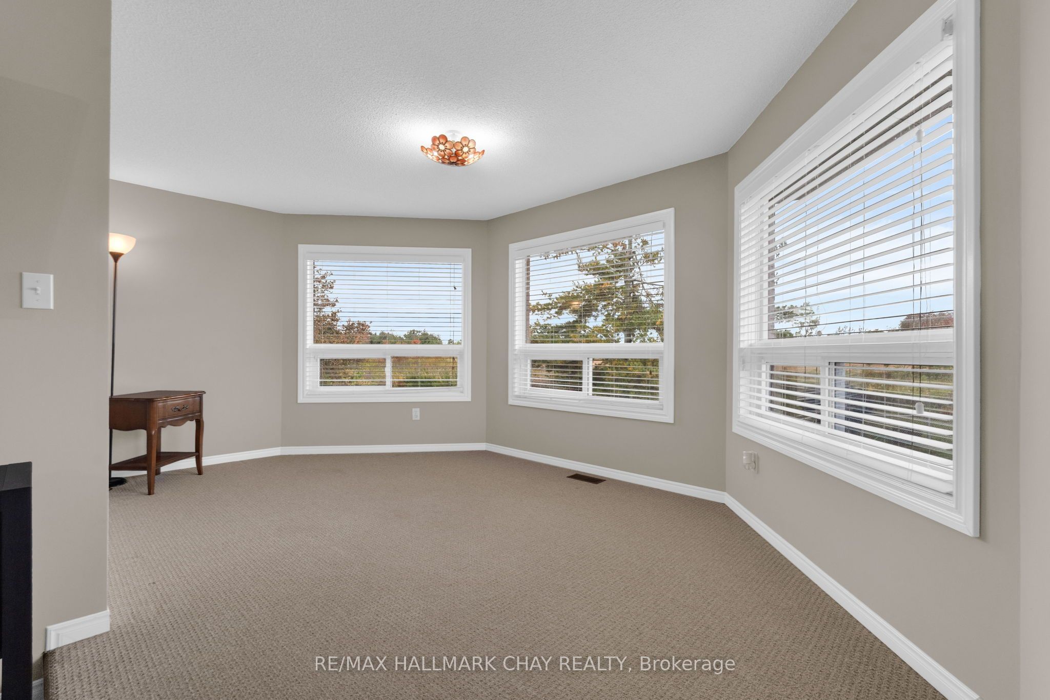 35 Grasett Crescent Property Photo 19