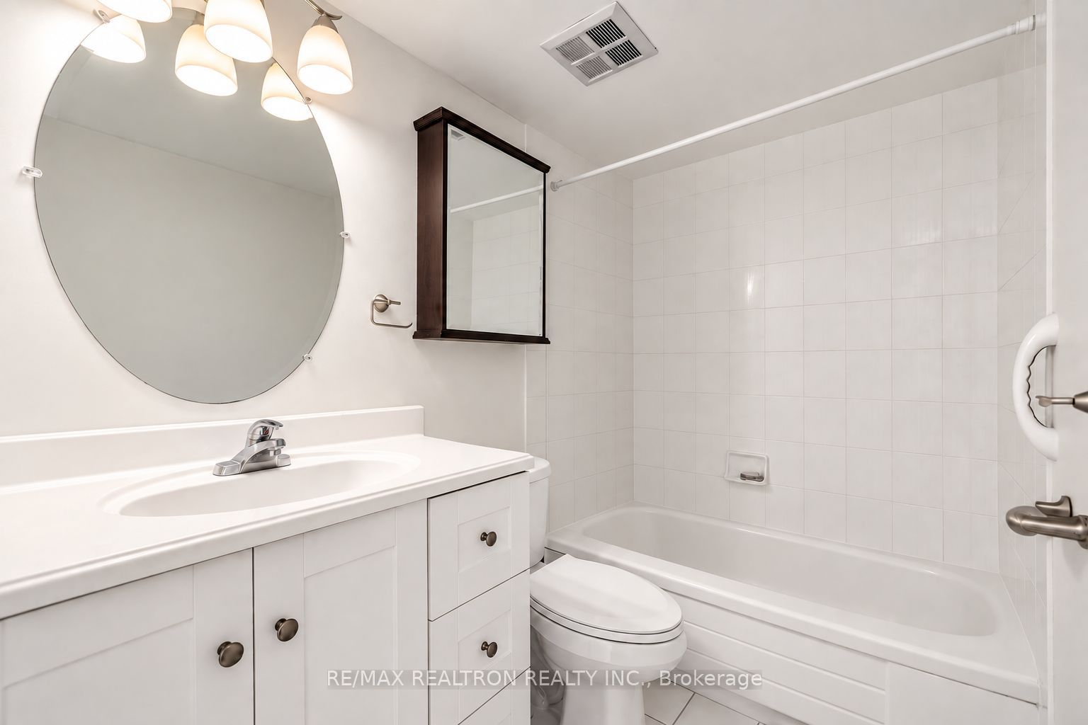 75 Ellen Street 1111 Property Photo 17